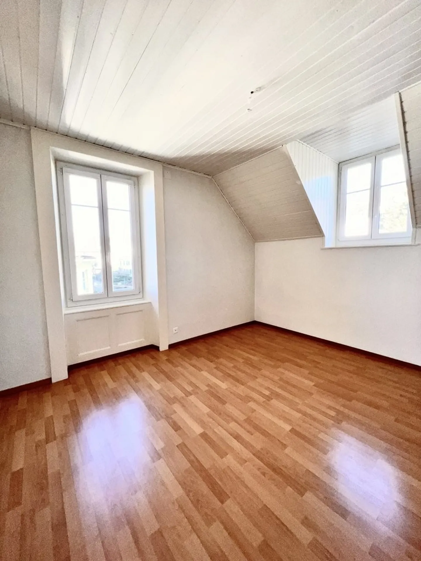 A beautiful 2.5-room apartment for rent in Corcelles NE - Photo 3 of 7