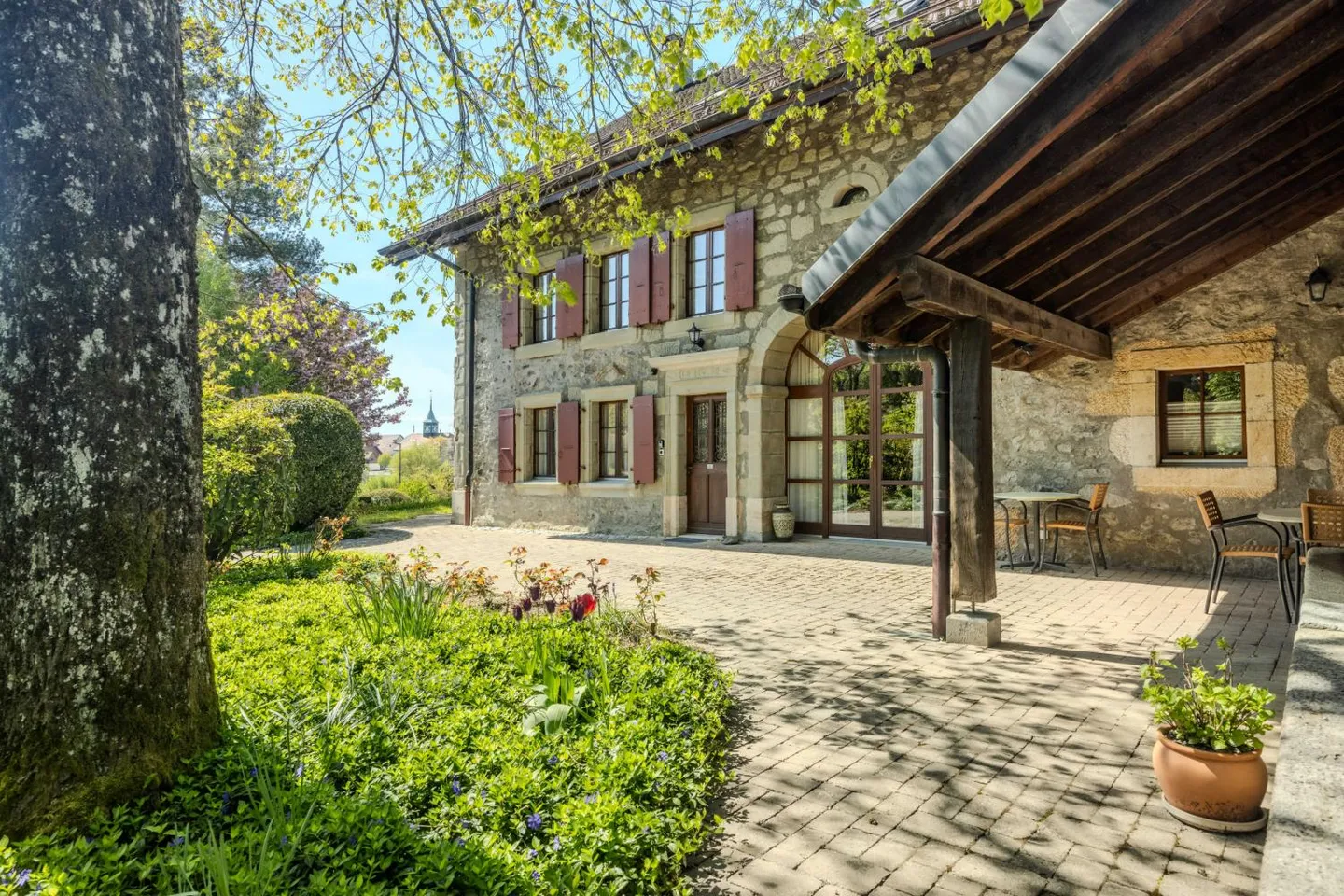 11,5-Zimmer-Haus - Foto 2 von 15