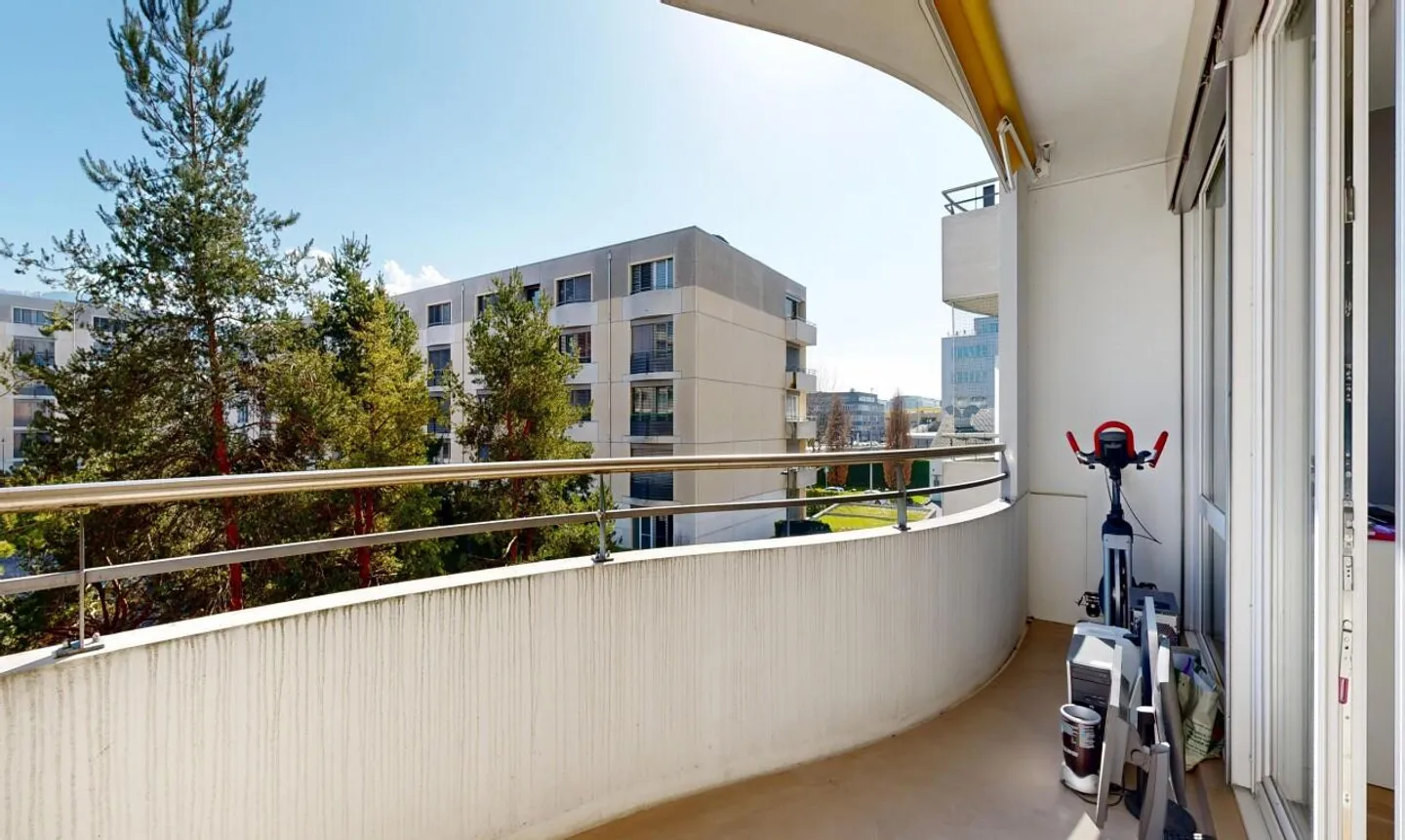 Appartement ensoleillé avec balcon - Photo 1 sur 11