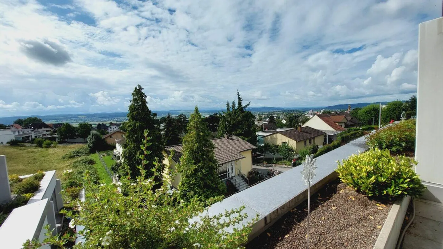 Aussergewöhnliche Attika-Wohnung mit herrlicher Aussicht - Foto 1 von 5