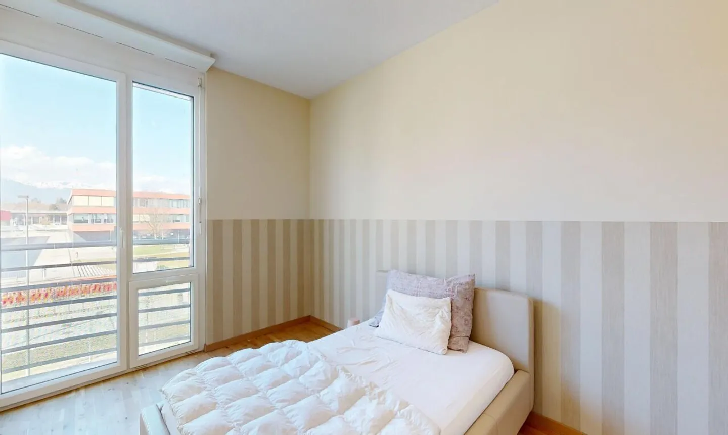 Appartement ensoleillé avec balcon - Photo 7 sur 11