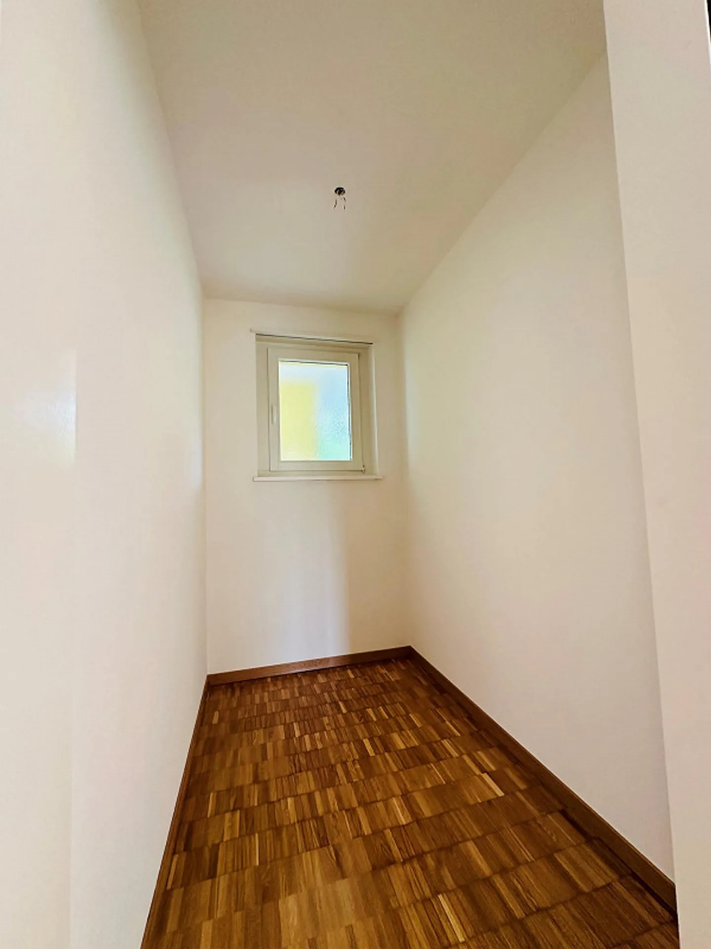 Central Living in the Heart of Thalwil! - Photo 5 of 8