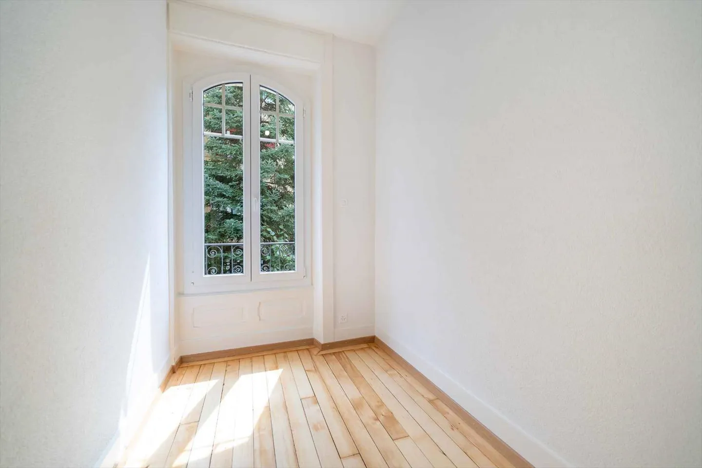 Sublime appartamento di 4 stanze situato in un quartiere tranquillo e piacevole - Foto 7 di 8