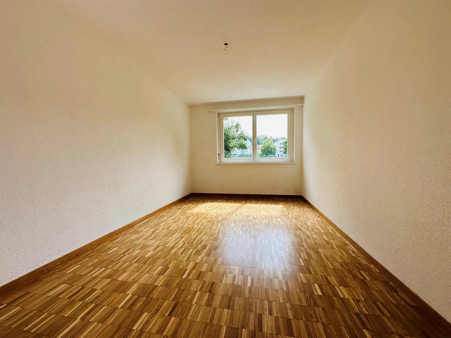 Central Living in the Heart of Thalwil! - Photo 6 of 8
