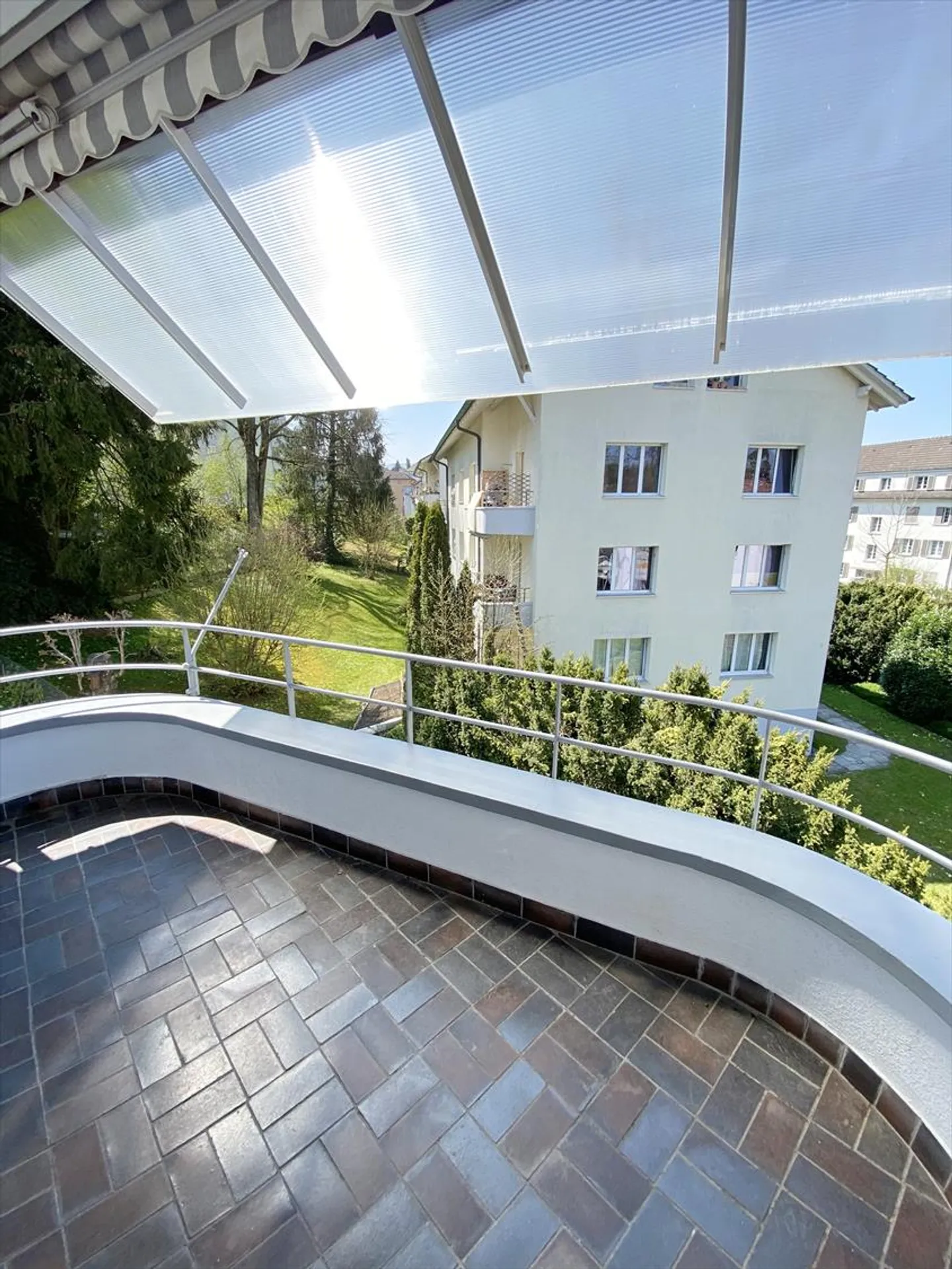 Your new realm above Lake Rotsee - Photo 3 of 6