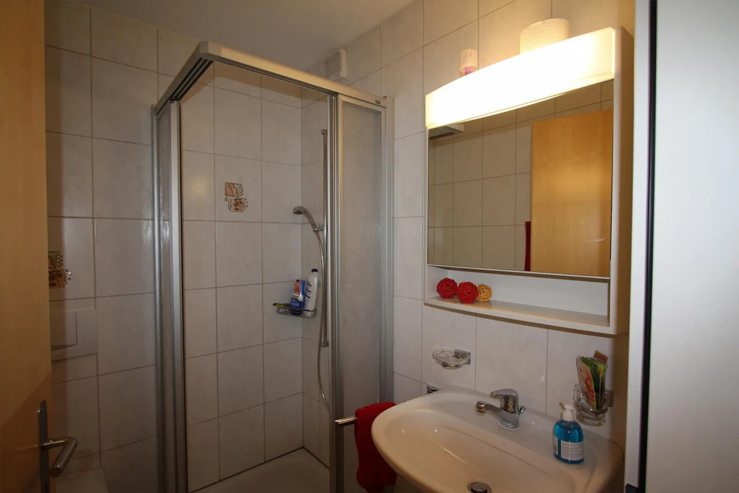 Sonnige & grosse 4.5 ZWG mit zwei Balkonen in ruhiger EFH Gegend - Foto 6 von 7