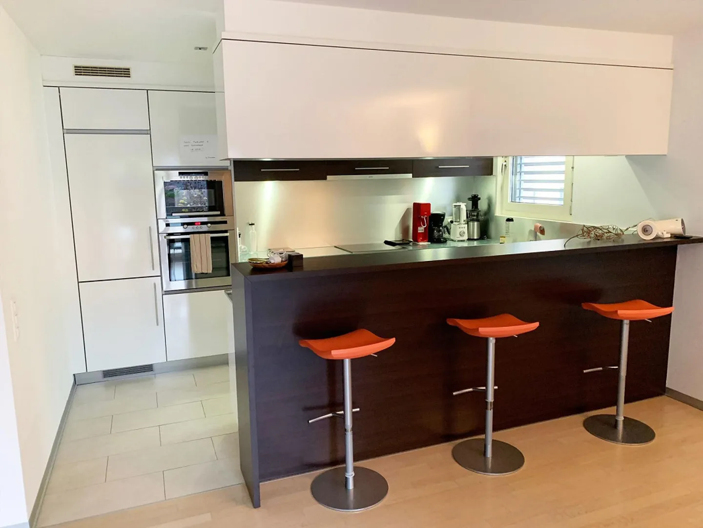 Vezia, 4.5 pièces avec terrasse de 30 m² - élégant et pratique - Photo 4 sur 11