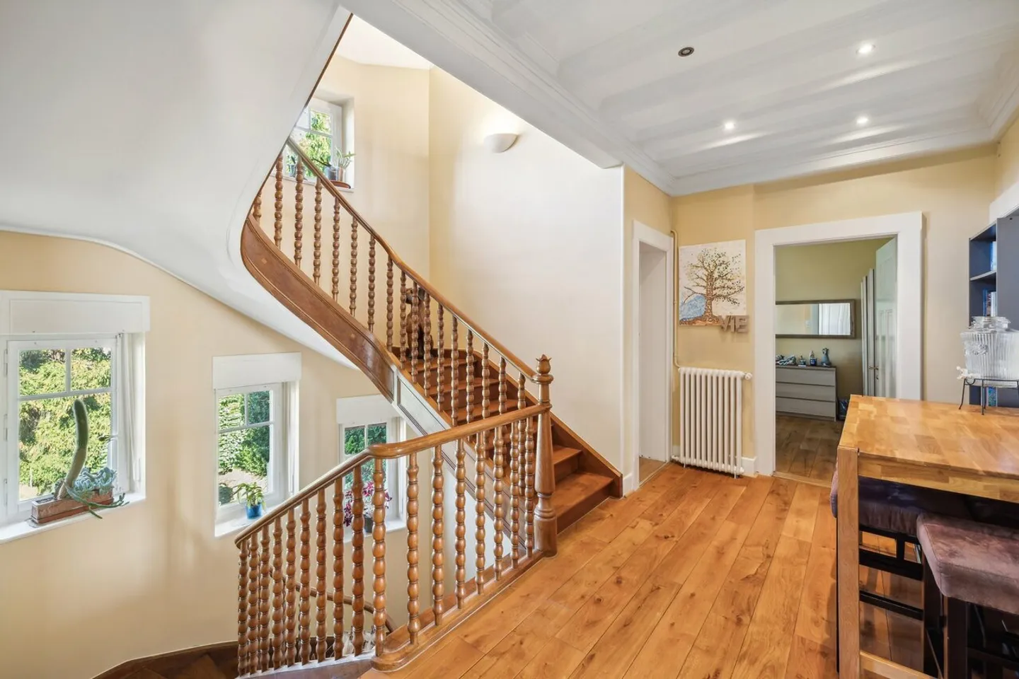 Renovated master house, enchanting park with ancient trees - Photo 19 of 29