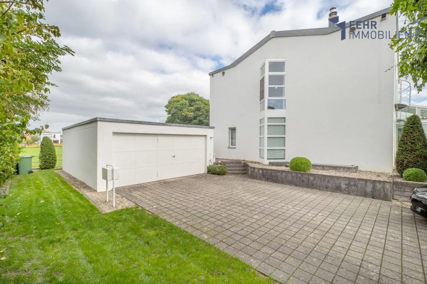 Elegante Villa mit Pool Nähe See - Foto 11 von 13