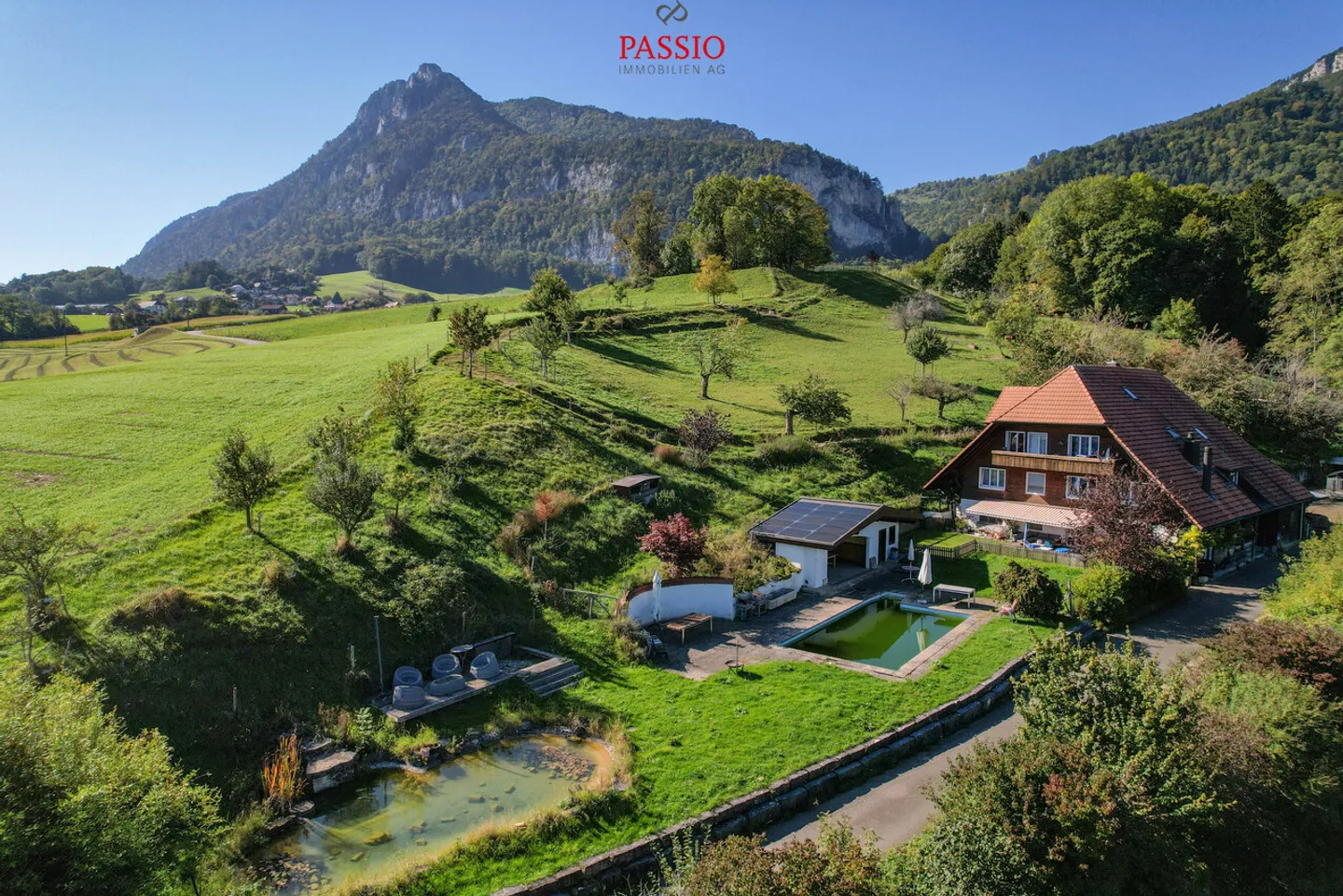 Paradiso per amanti dei cavalli: 11 camere, piscina e utilizzo flessibile - Foto 2 di 24