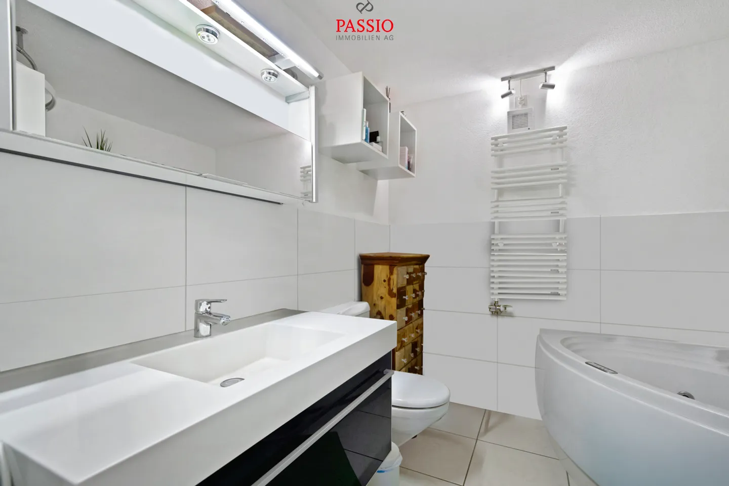 Paradiso per amanti dei cavalli: 11 camere, piscina e utilizzo flessibile - Foto 13 di 24