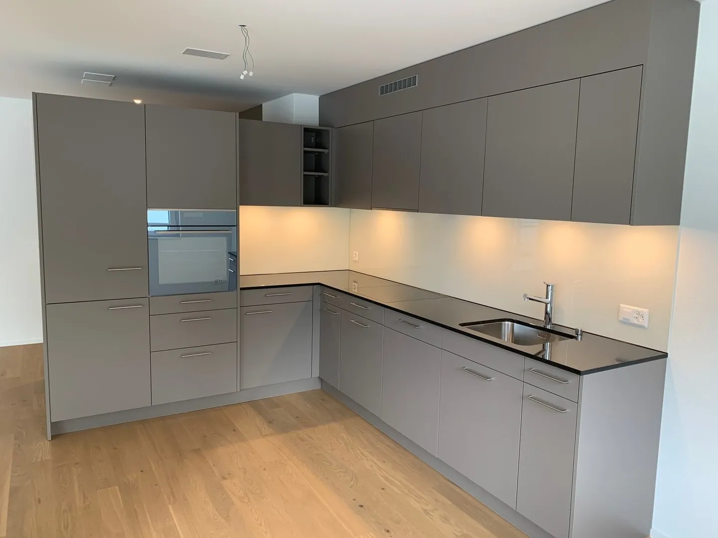 Appartement moderne de 2,5 pièces dans un emplacement calme à Olten - Photo 2 sur 8