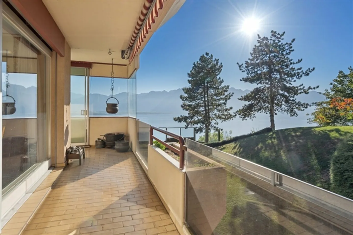 Appartamento con 4,5 stanze + stanza indipendente, vista mozzafiato sul lago - Foto 10 di 13