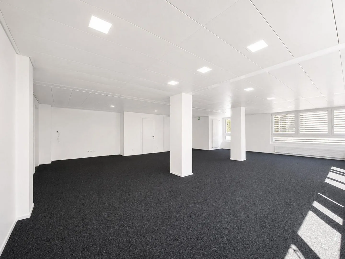 210 m² Espace Bureau au Cœur d'Ascona - Photo 4 sur 11