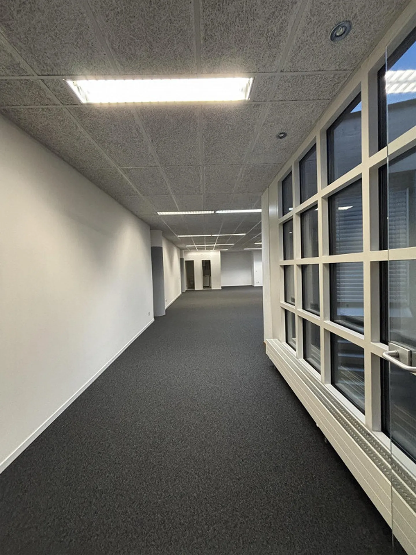 Espaces de bureau flexibles à louer - Photo 2 sur 6