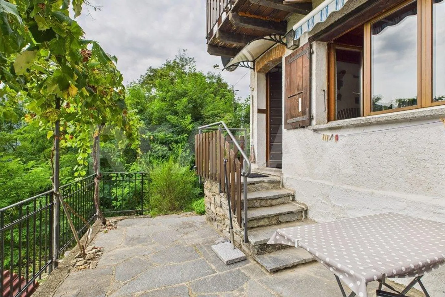 Charmantes Ferienhaus mit schöner Aussicht im Grünen des Malcantone - Foto 1 von 13