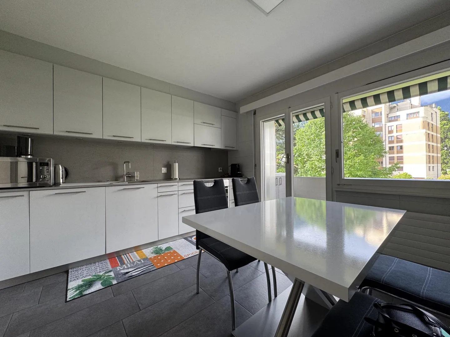 Appartement spacieux à Martigny - Photo 2 sur 9