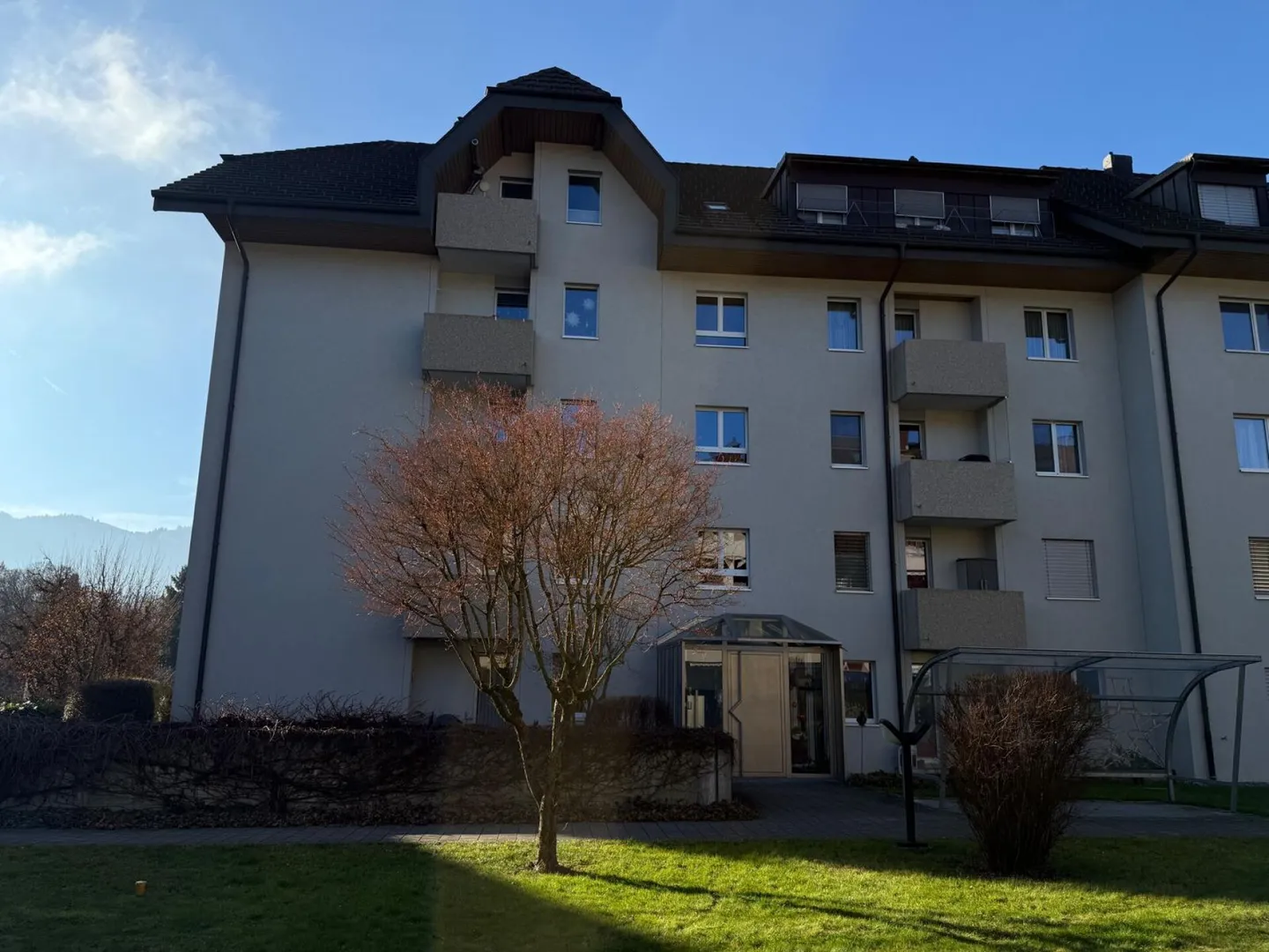 Vivere con vista sulle Alpi - Ampio appartamento di 5½ stanze in una posizione privilegiata a Thun - Foto 7 di 8