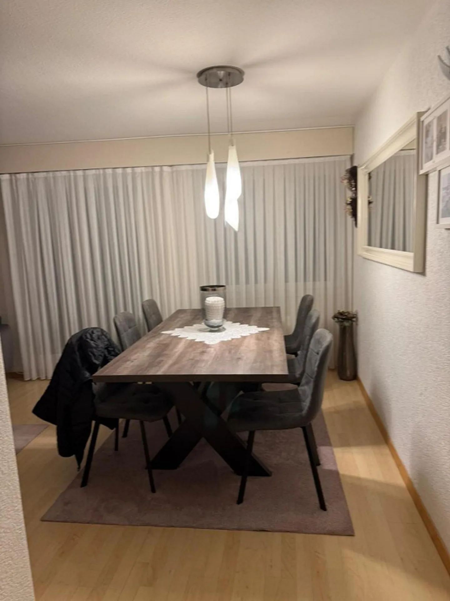 Appartement lumineux de 4,5 pièces au 4ème étage dans un emplacement central à Grenchen - Photo 2 sur 10