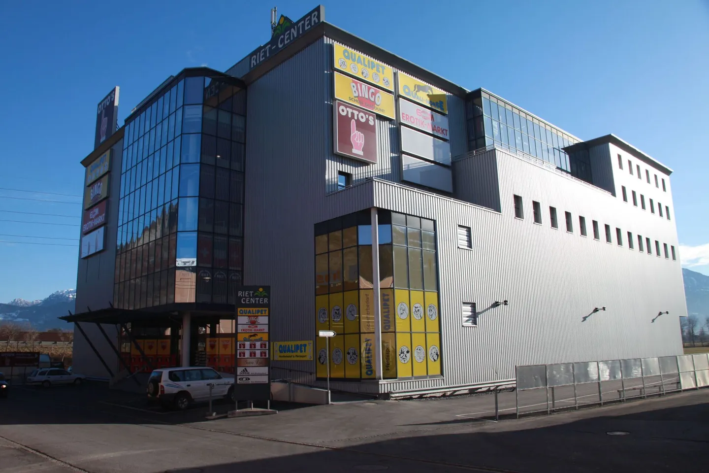 Geräumige Lagerfläche 174.4 m² - Foto 1 von 3