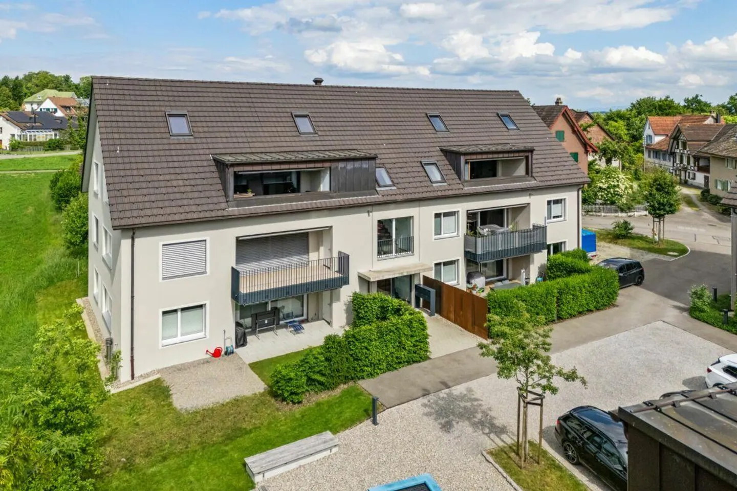 Exklusive Wohnharmonie auf 5.5 Zimmern - Stil und Komfort vereint - Foto 2 von 13