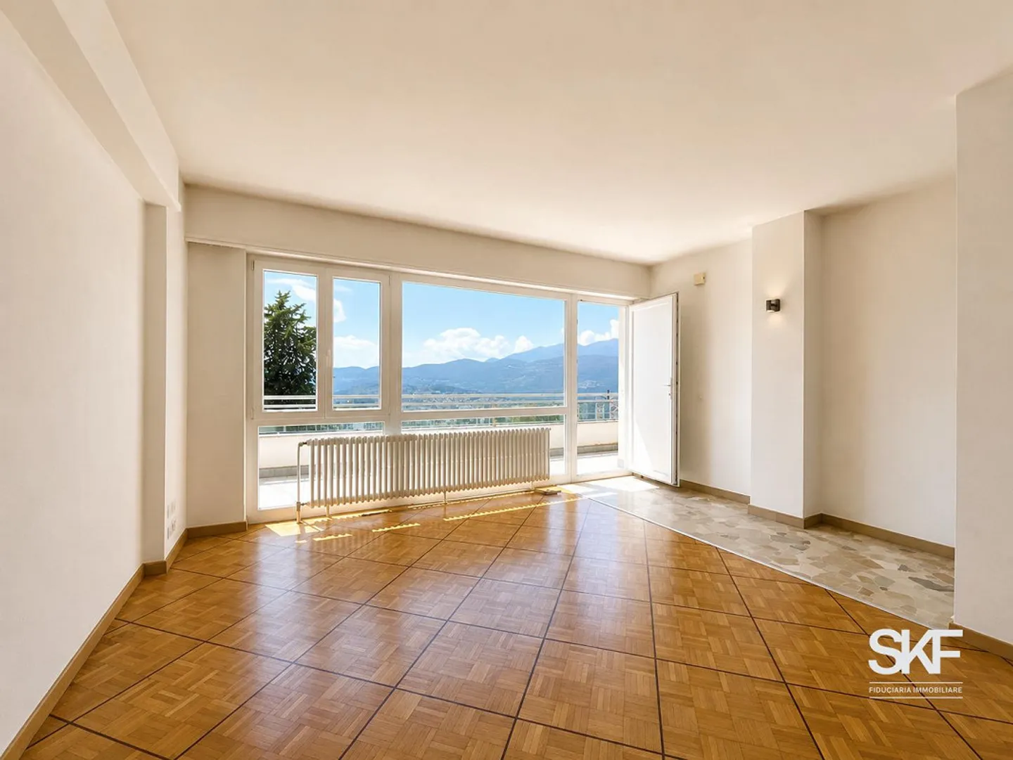 ALDESAGO - FOR RENT BRIGHT 2.5 ROOMS WITH LAKE VIEW - Photo 3 of 9