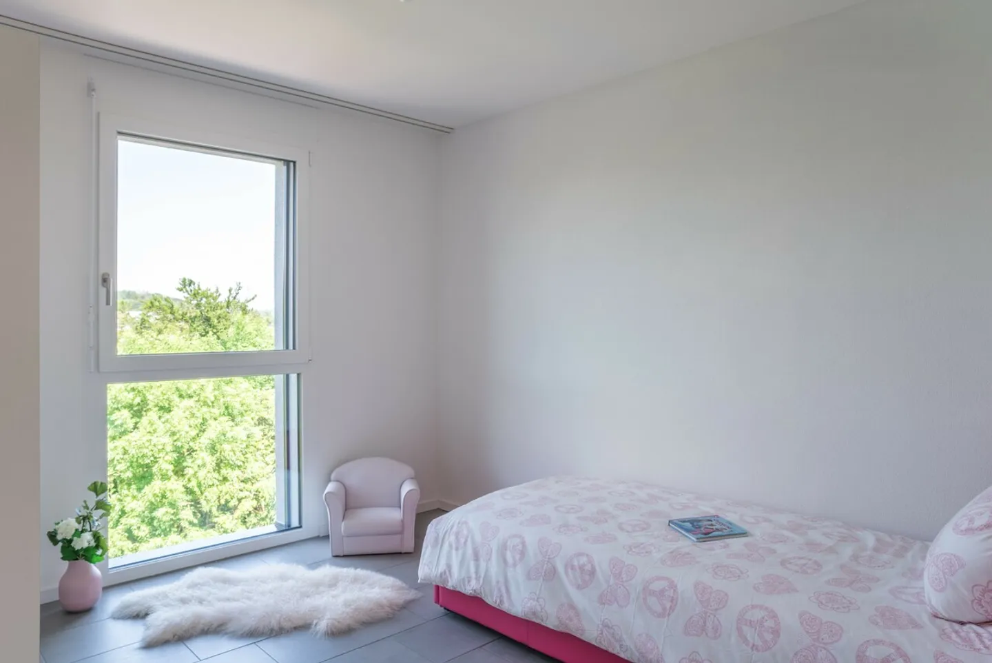 Magnifico appartamento di 3,5 stanze al piano terra - Foto 4 di 8