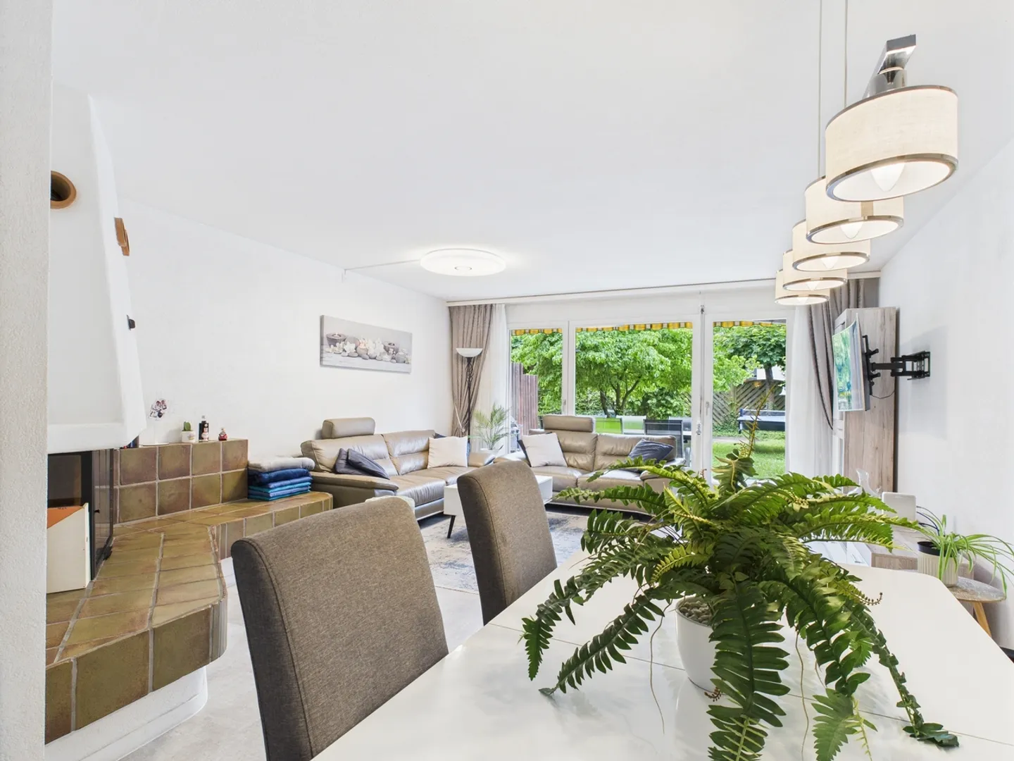 Central 5.5-room house with plenty of space in Wohlen - Photo 3 of 15