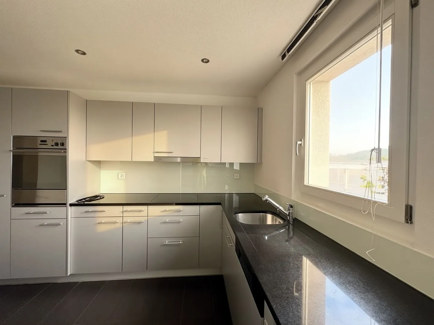 SPACIOUS LIVING WITH FLEXIBLE ROOM CONCEPT - Near Aarau Cantonal Hospital - Photo 4 of 14