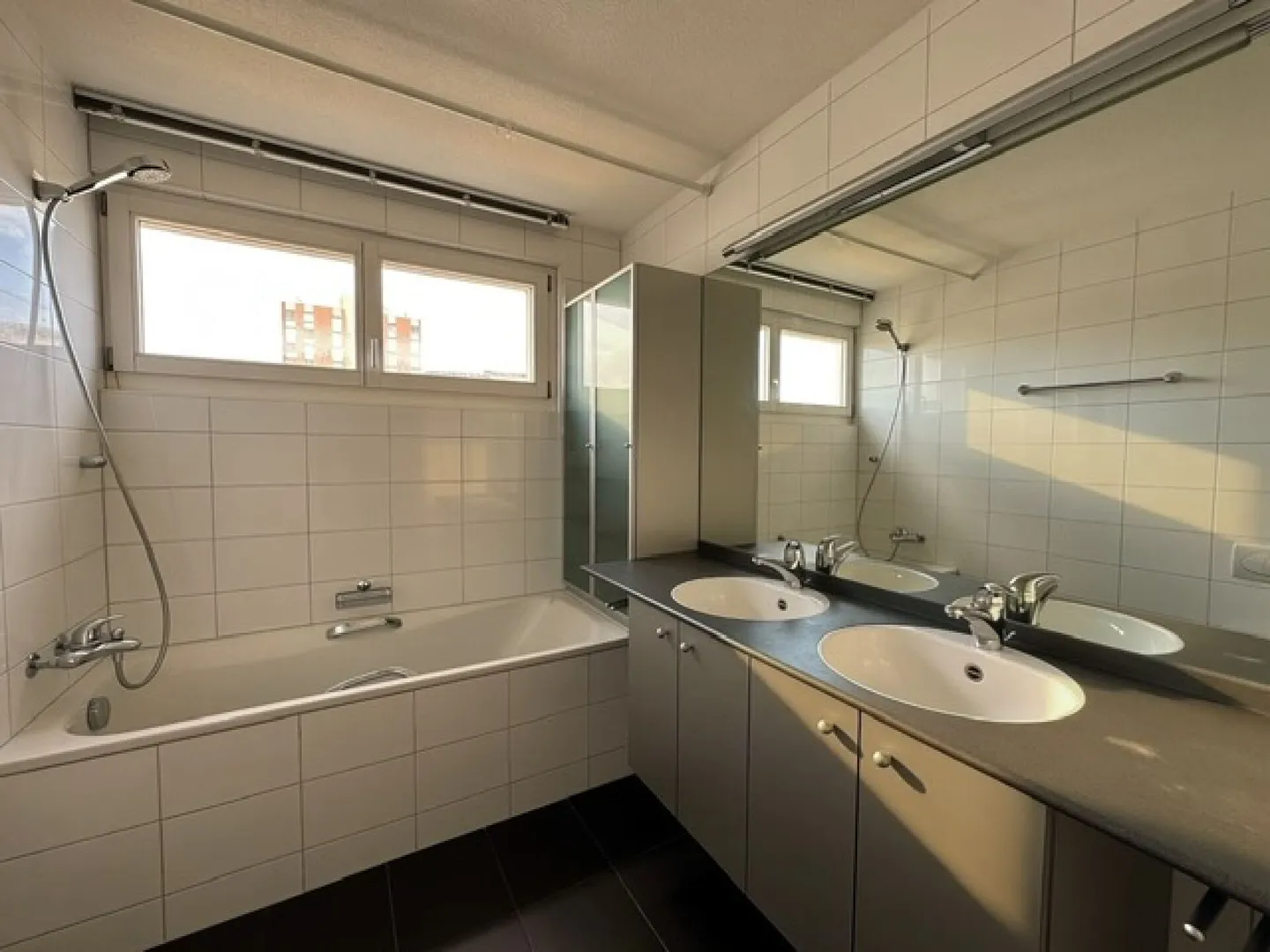 SPACIOUS LIVING WITH FLEXIBLE ROOM CONCEPT - Near Aarau Cantonal Hospital - Photo 5 of 14