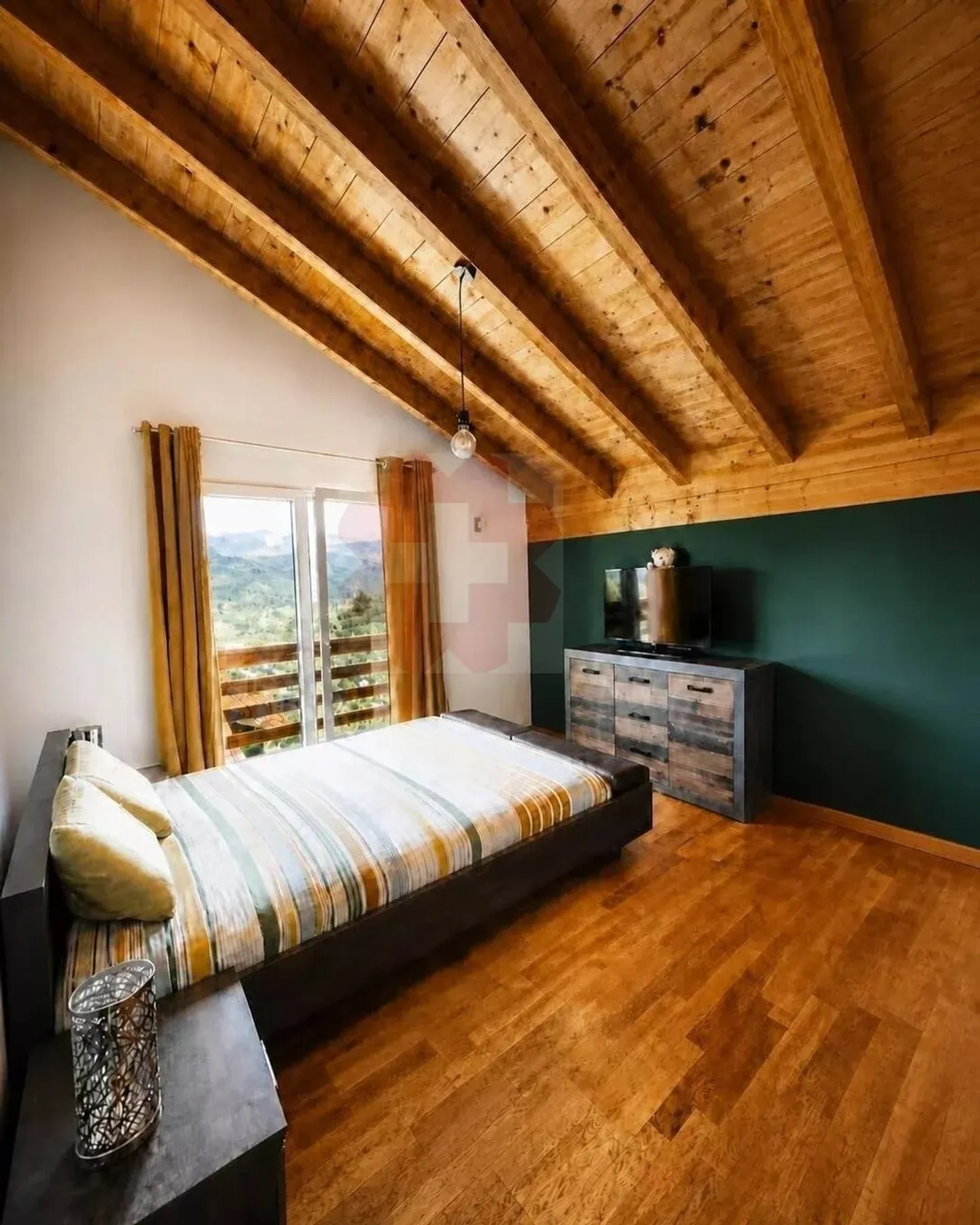 Loye chalet 5.5 rooms - Photo 8 of 10