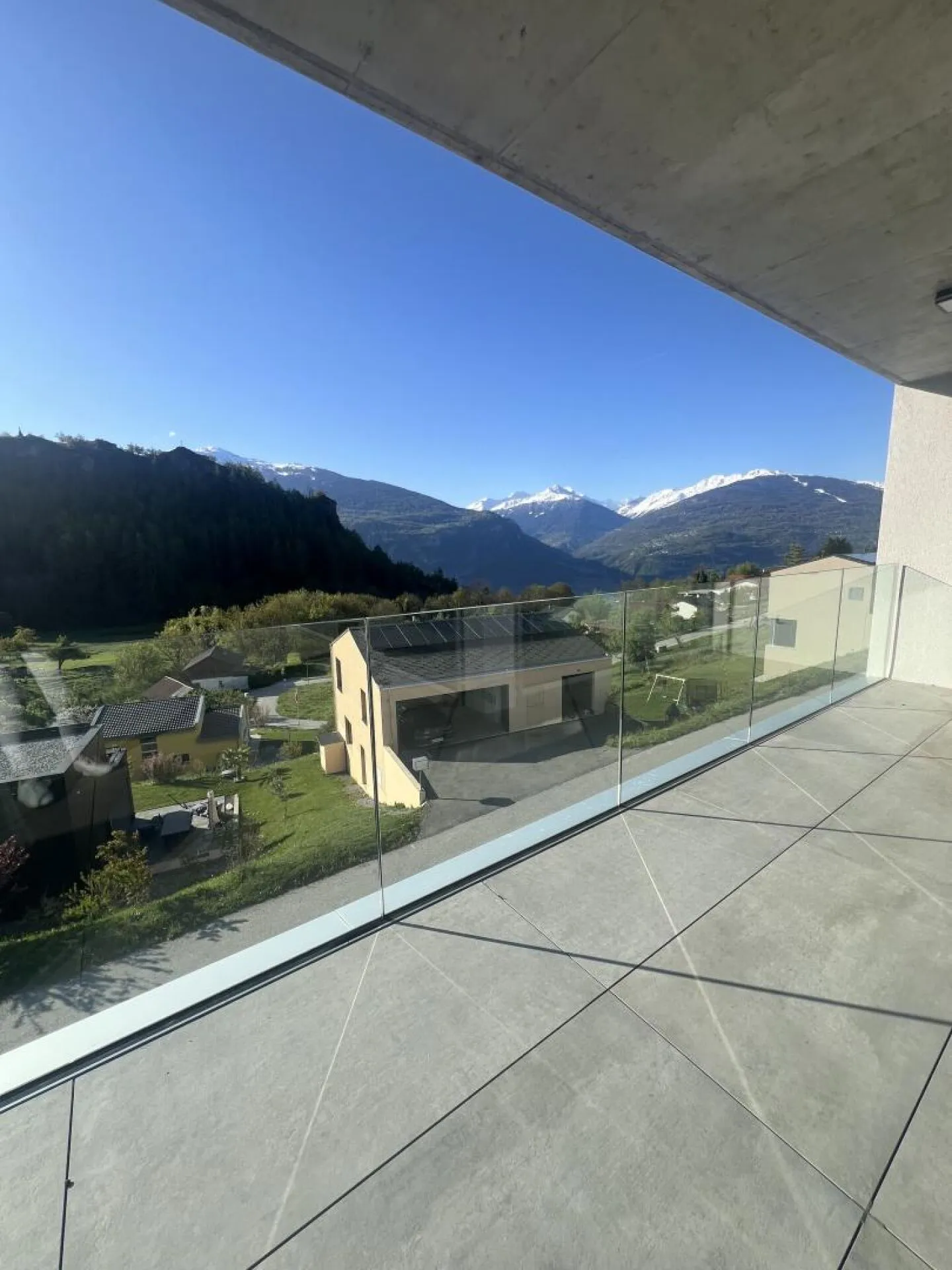 Einzelvilla mit 5,5 Zimmern in Botyre (Ayent) - Foto 2 von 8