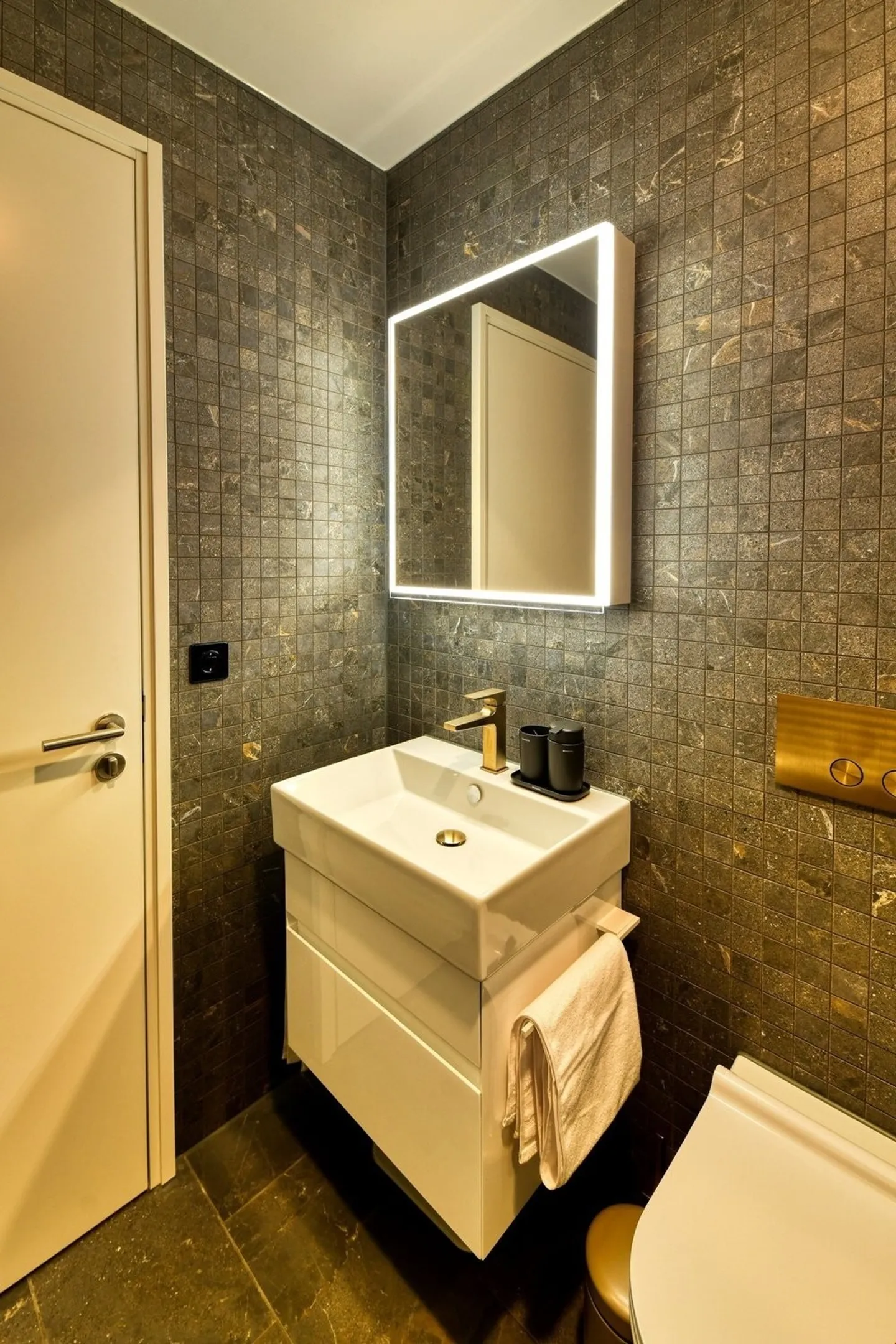 Appartement meublé exclusif dans la Villa Felsenau à Hergiswil au bord du lac - Photo 12 sur 16