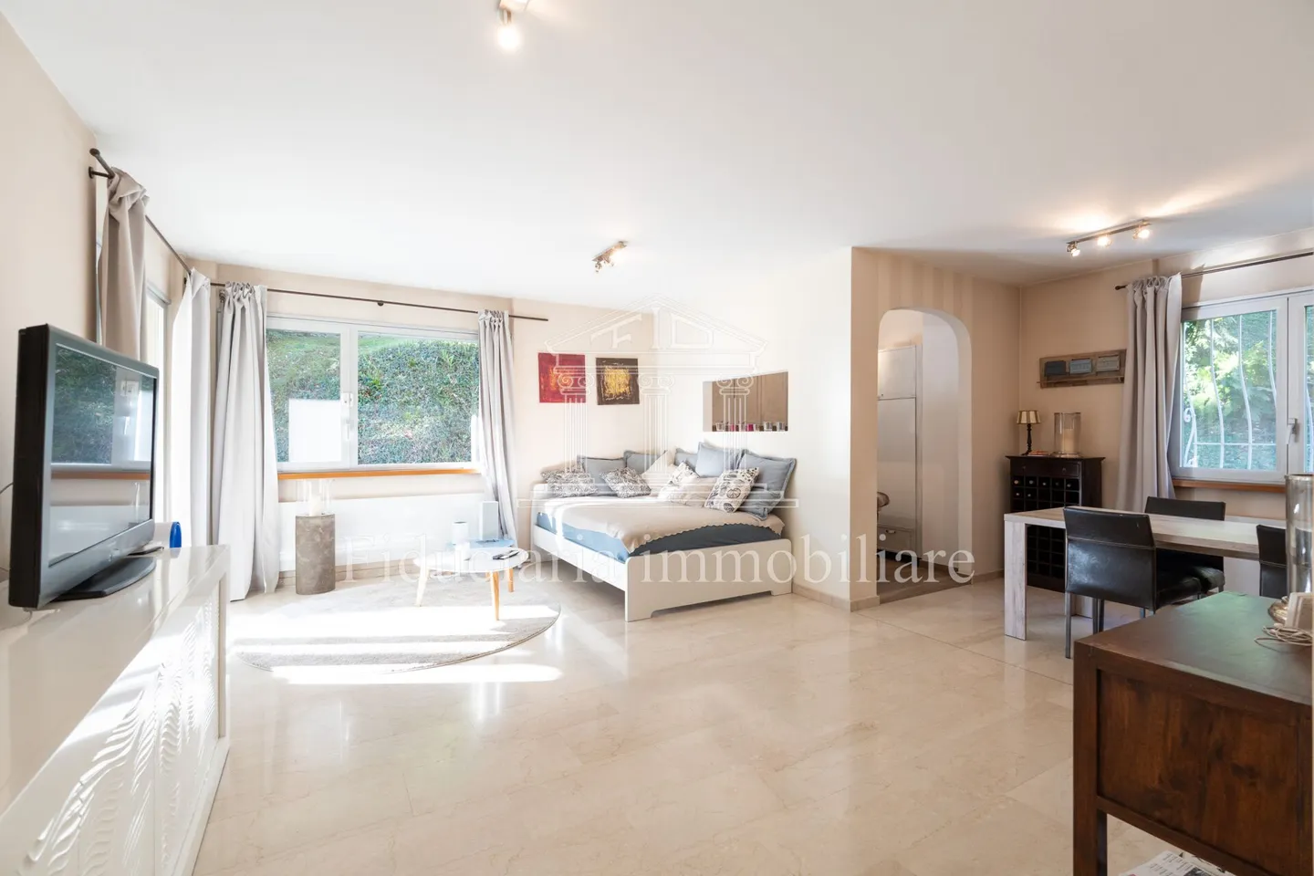 ASCONA - 2.5-Zimmer-Wohnung mit grosser Terrasse, nur wenige Schritte vom Zentrum entfernt - Photo 2 sur 8