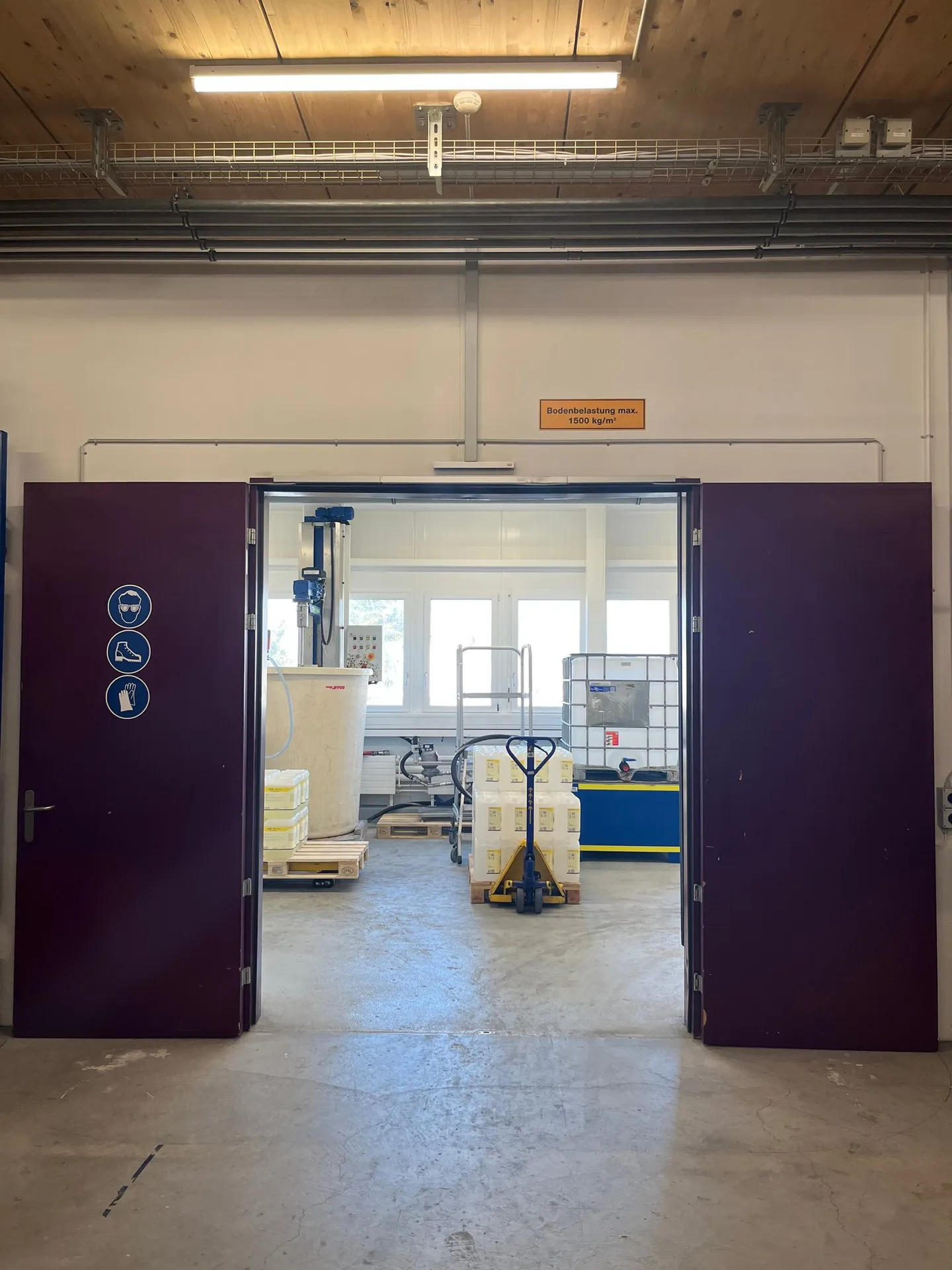 Moderne Industriehalle mit vielseitigen Nutzungsmöglichkeiten in Brugg - Foto 14 von 17