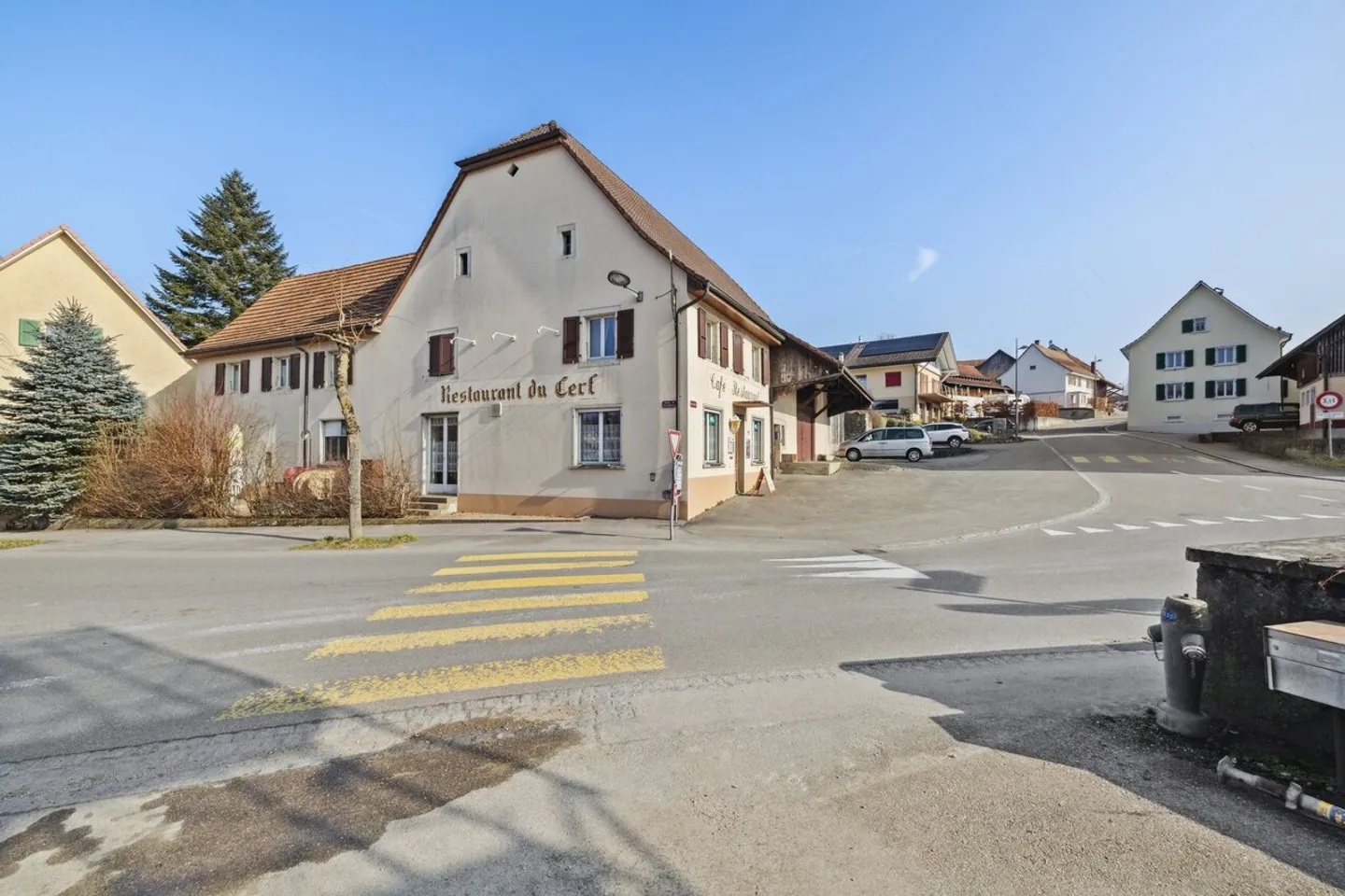 Edificio da trasformare nel centro del villaggio - Foto 2 di 8