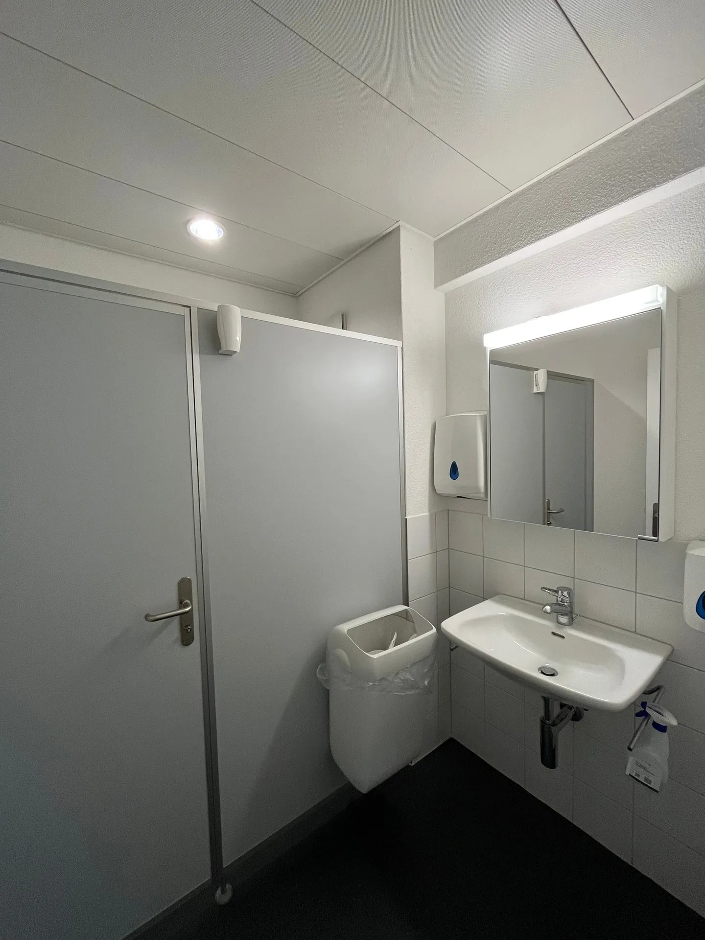 Moderne Industriehalle mit vielseitigen Nutzungsmöglichkeiten in Brugg - Foto 16 von 17