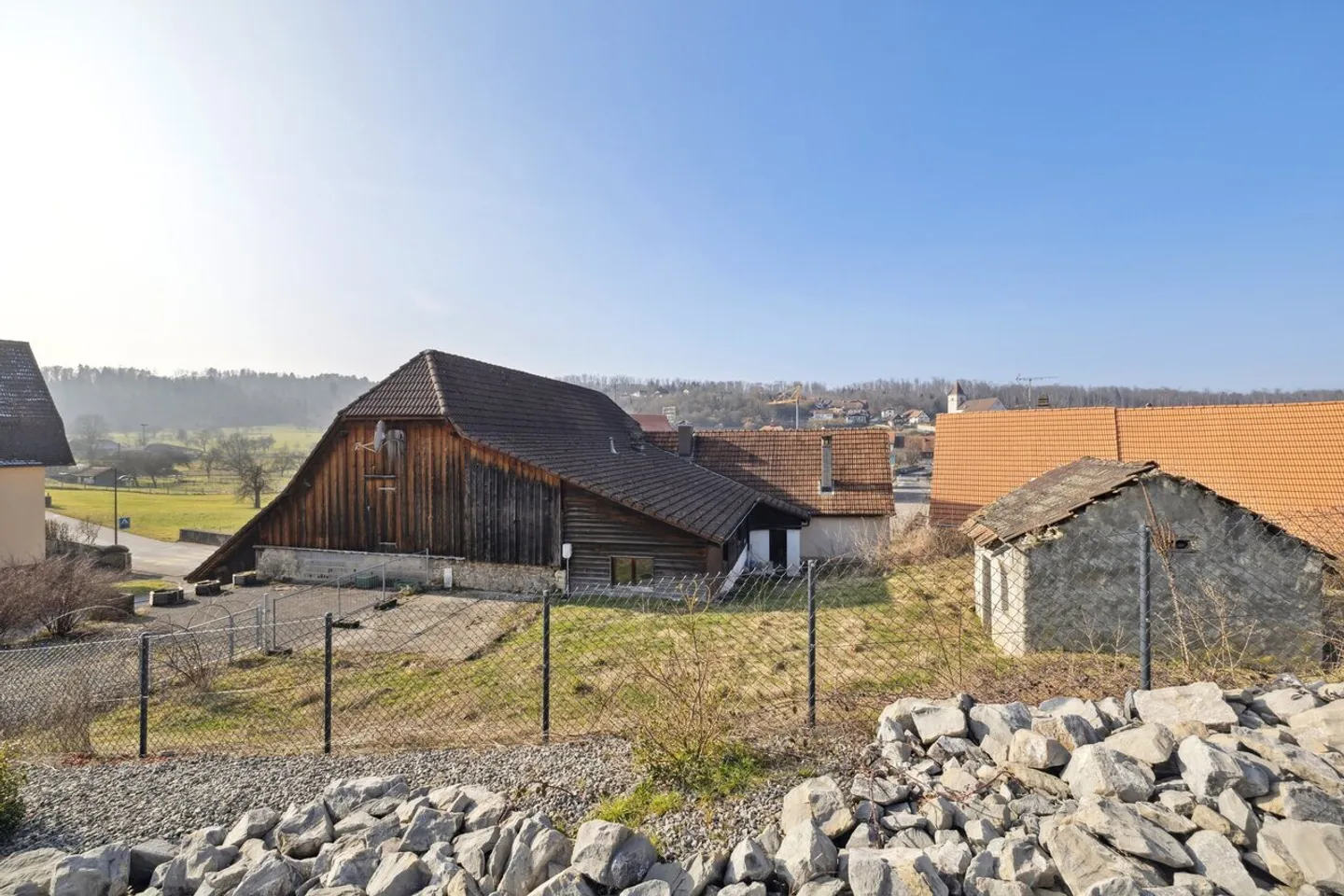 Edificio da trasformare nel centro del villaggio - Foto 3 di 8