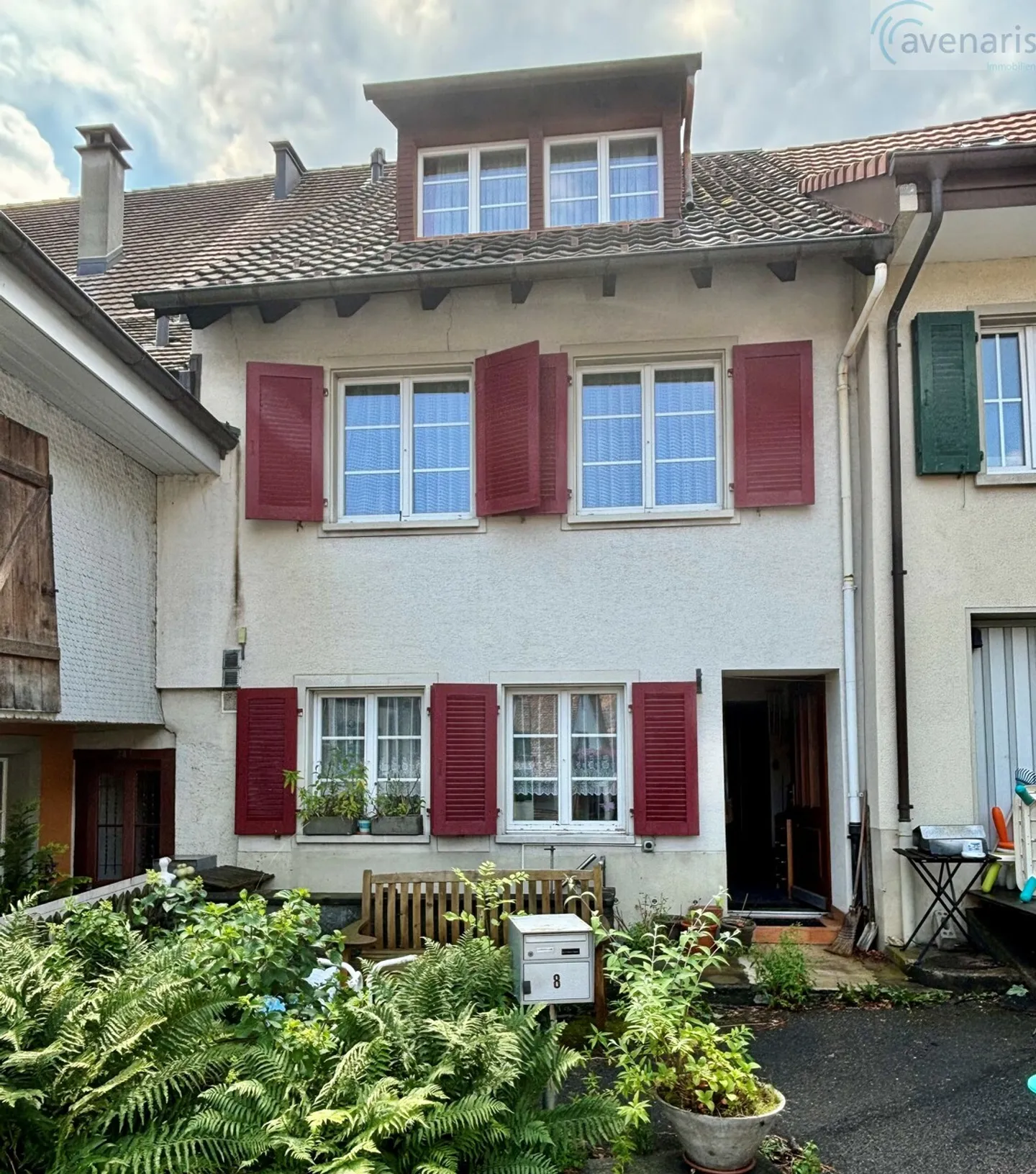 Casa familiare a schiera in posizione centrale e tranquilla a Waldenburg - Foto 2 di 12