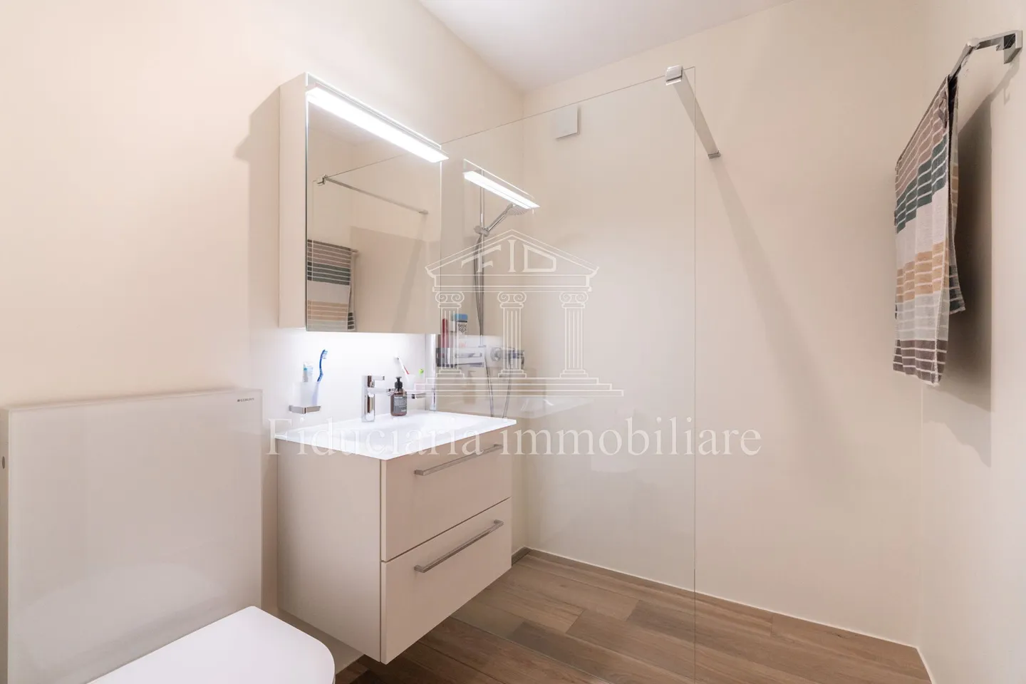 ASCONA - 2.5-Zimmer-Wohnung mit grosser Terrasse, nur wenige Schritte vom Zentrum entfernt - Photo 7 sur 8