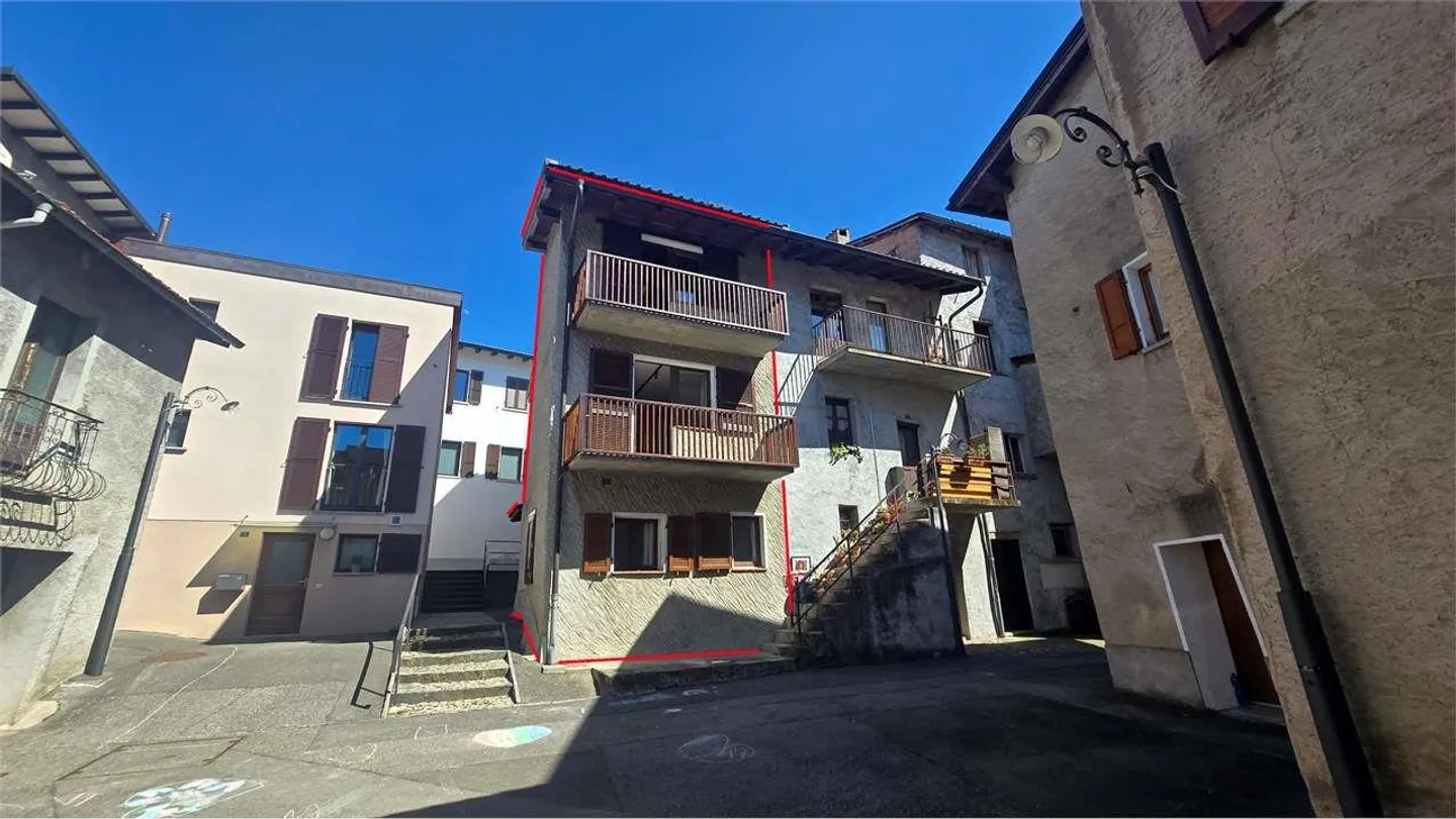 Nucleo di Vezia: renoviertes Haus mit 3 Ebenen und Tessiner Charme - Foto 2 von 13