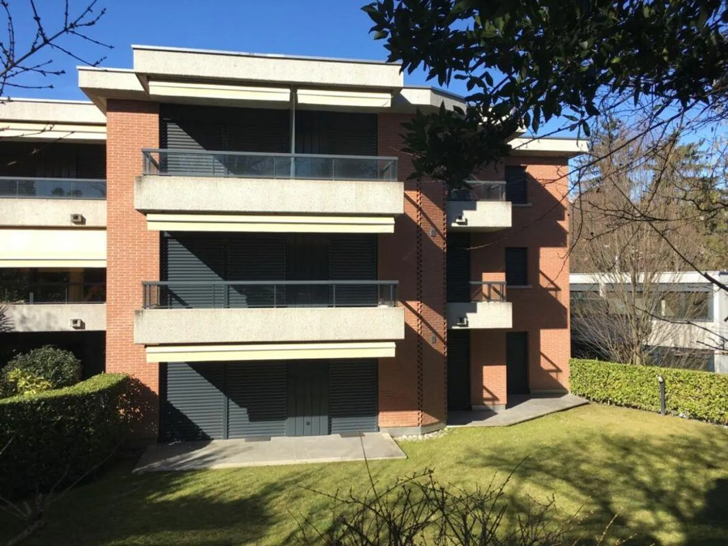 Appartamento con 4.5 stanze, nel verde - Foto 1 di 2