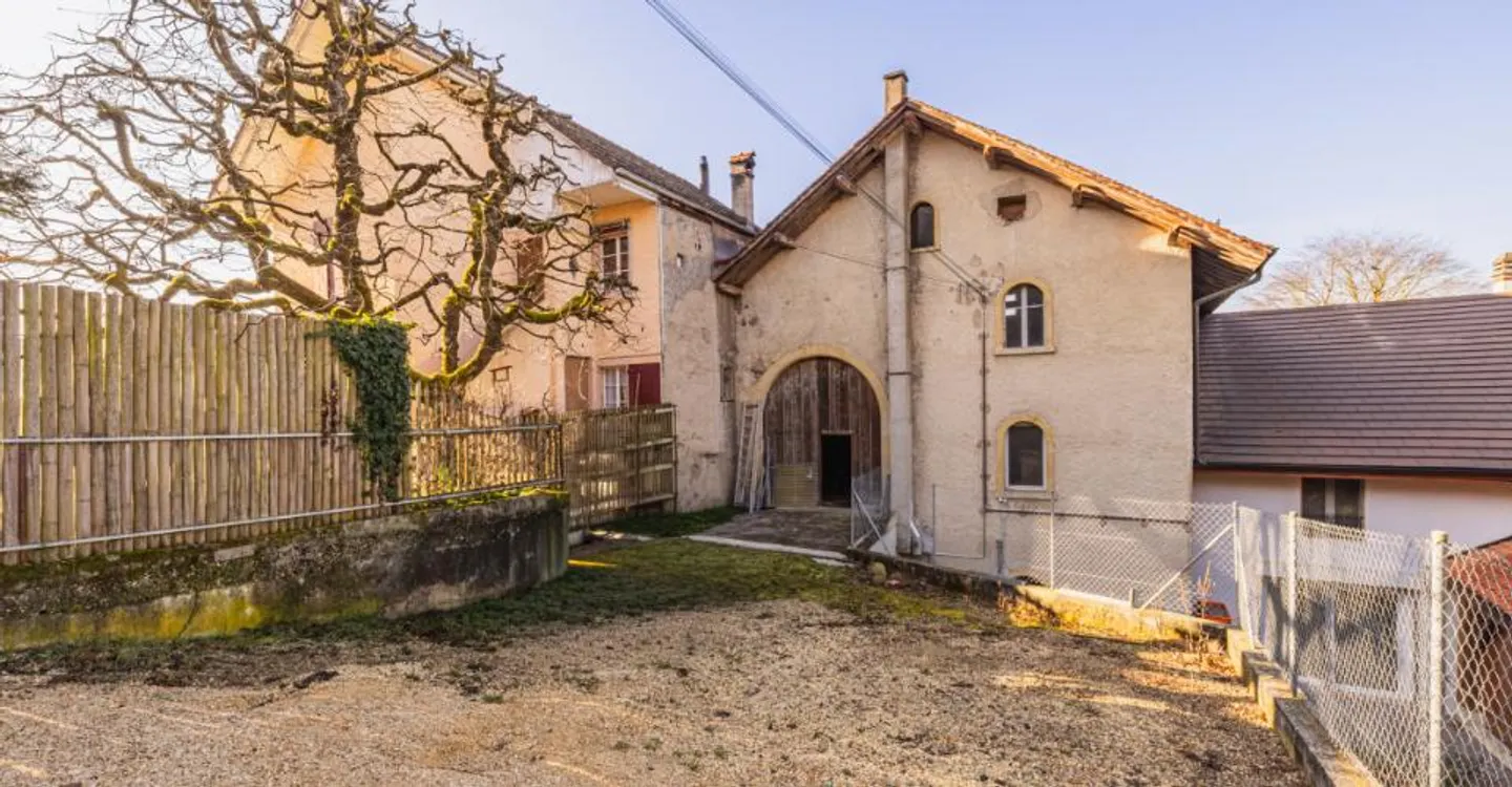 HOUSE WITH CONSTRUCTIBLE POTENTIAL IN CHAVORNAY - Photo 10 of 11