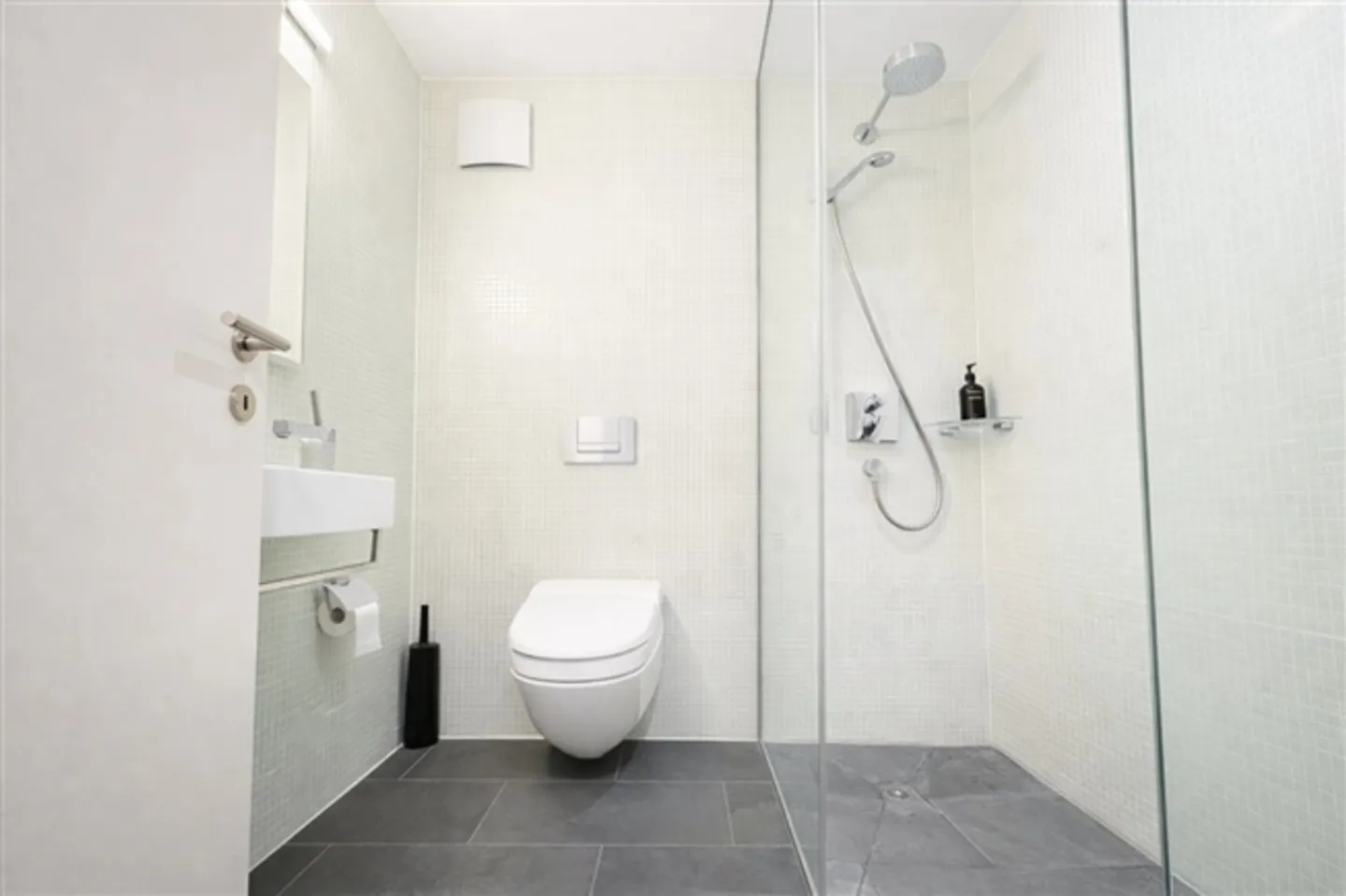 WOHNEN IM GRÜNEN: EXKLUSIVE GARTENWOHNUNG AM ZÜRICHBERG - Foto 6 von 8