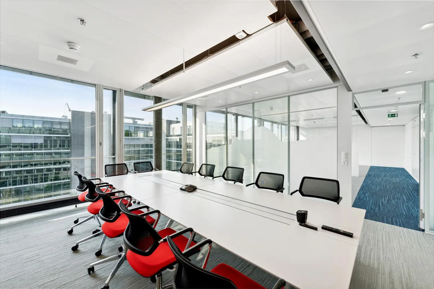 Surface de bureau dans un bâtiment unique, directement à la gare de Glattbrugg - Photo 8 sur 12