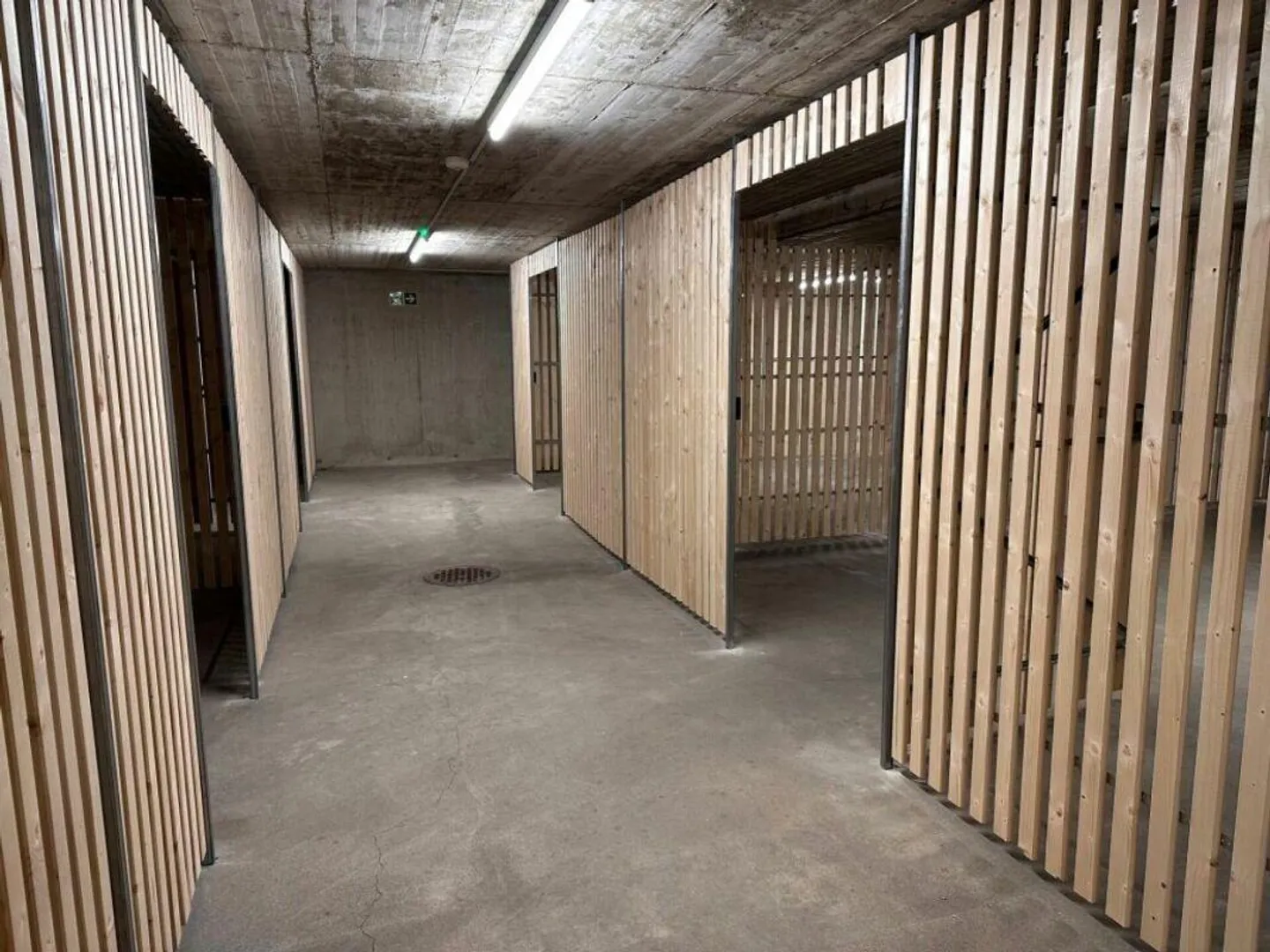 Storage Unit in Cham - Photo 3 of 4