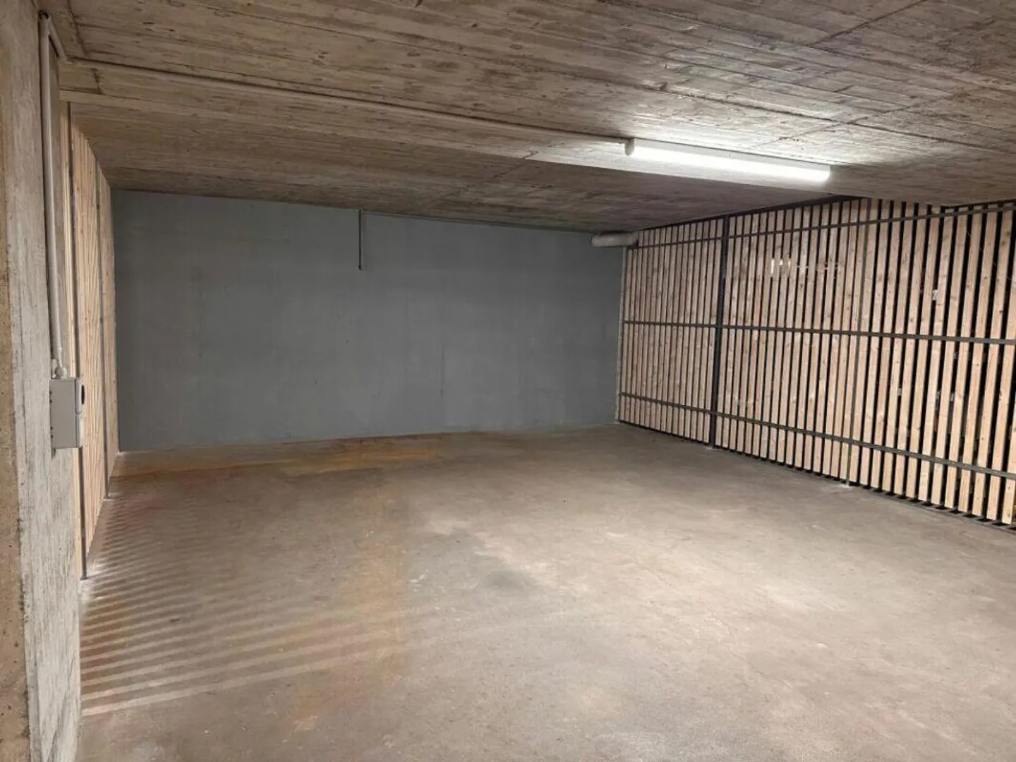 Storage Unit in Cham - Photo 2 of 4