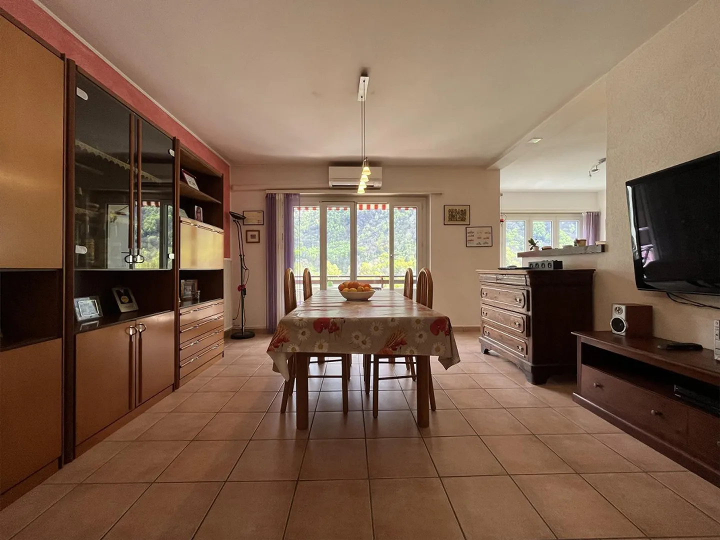 ATTIQUE LUMINEUX 4.5 PIÈCES AVEC VUE À LUMINO - Photo 1 sur 10