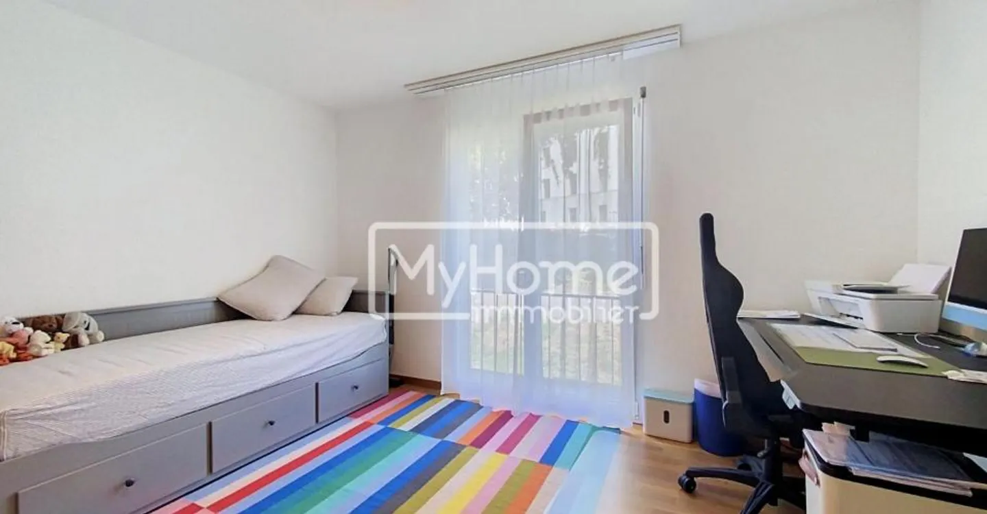 Spacious 4.5-room apartment with a large corner balcony in a sought-after residential area - Photo 12 of 12