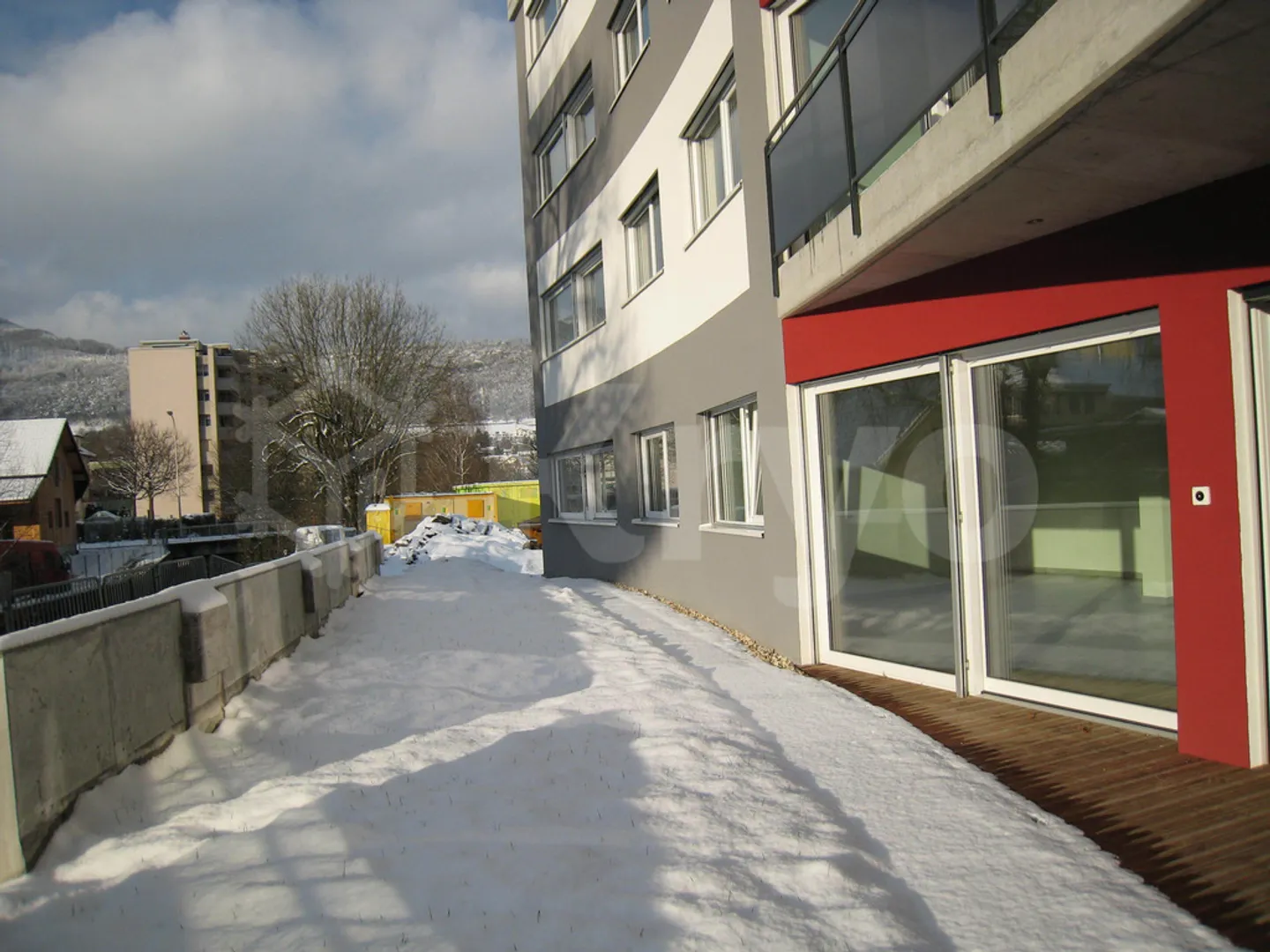 Delémont, wunderschöne 3,5-Zimmer-Wohnung im Erdgeschoss - Foto 4 von 11